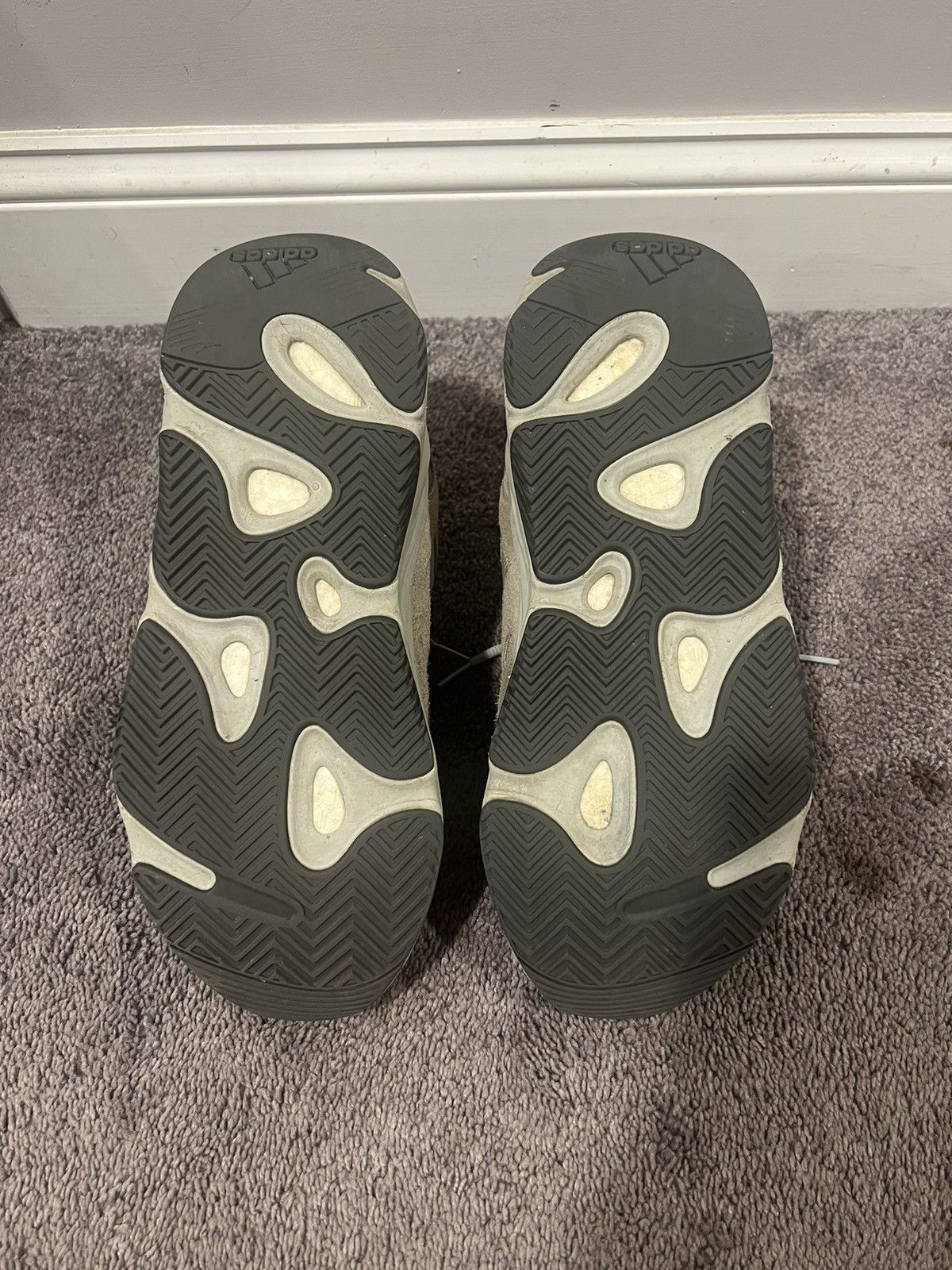 Yeezy Yeezy 700 Salt Size US 11.5 / EU 44-45 - 8 Thumbnail