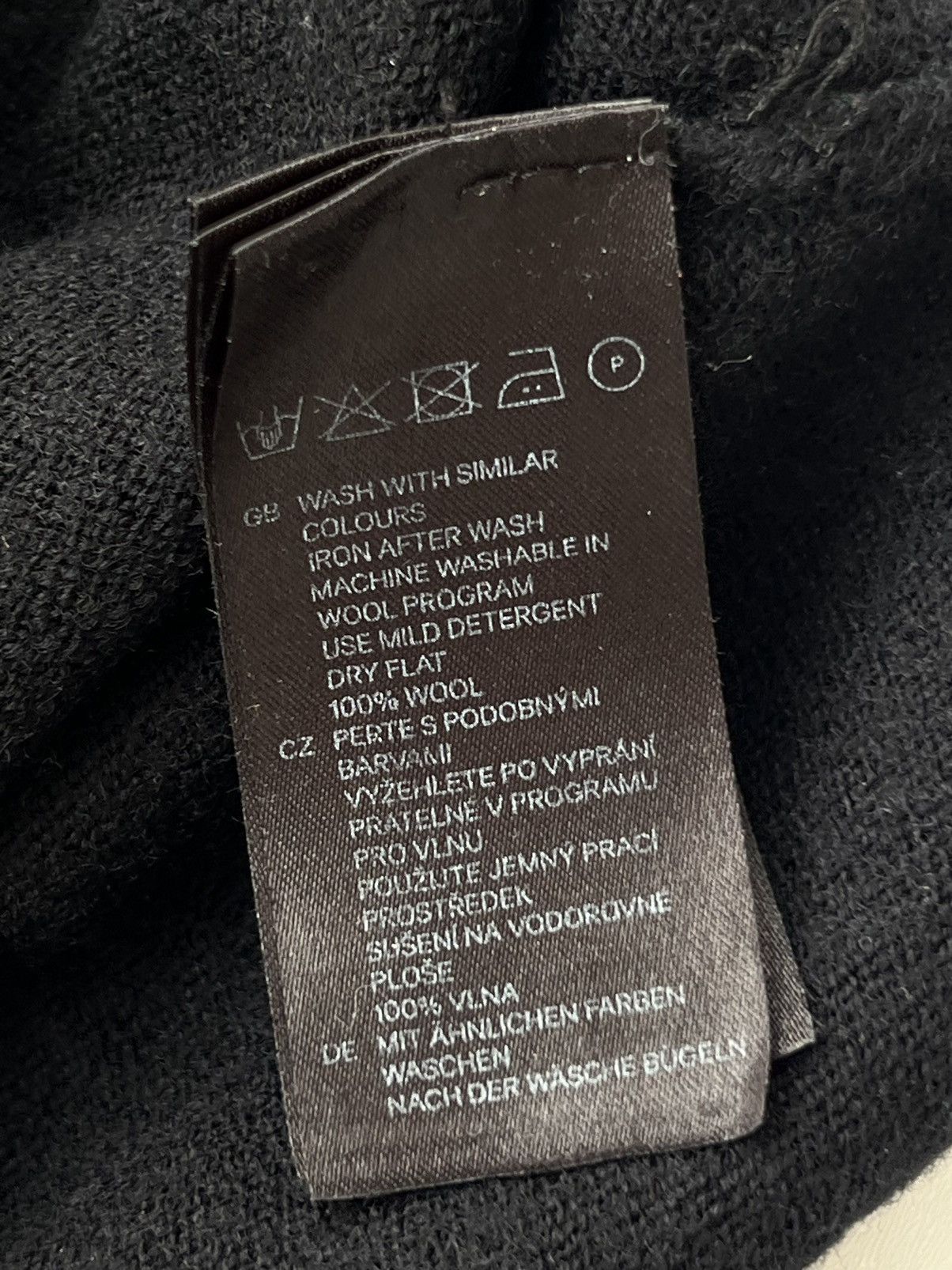 Comme des Garcons F/W08 Comme Des Garçons x H&M Wool Raw Edges Sweater Size US S / EU 44-46 / 1 - 9 Thumbnail