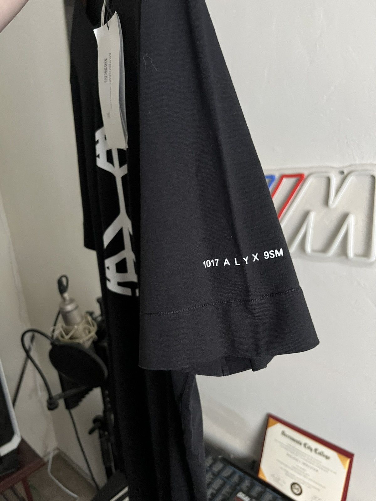 1017 ALYX 9SM × Alyx New w/ tags ALYX Peace Sign Tee Size US XL / EU 56 / 4 - 6 Thumbnail