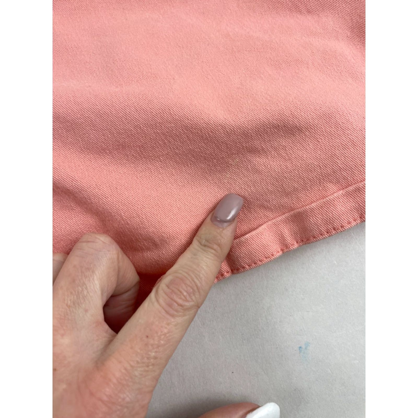 Vintage St. John's Bay Shorts Women's 10 Pink Denim Stretch Pockets Double Buttons Regular Fit Flat Front Casual Modern Women Size 32" / US 10 / IT 46 - 7 Thumbnail