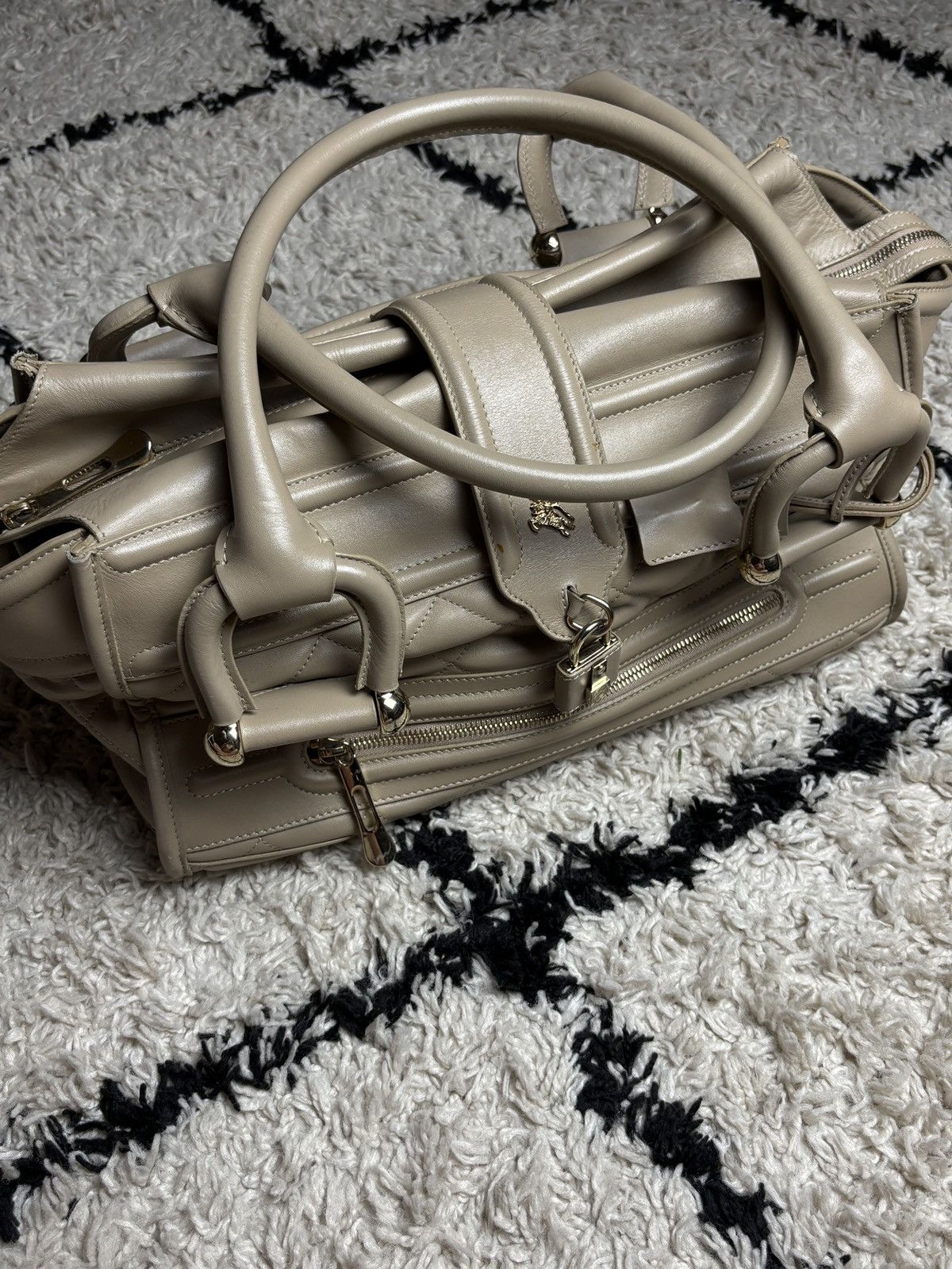 Burberry Burberry Leather Quilted Manor Bag Shoulder Vintage Luxury Size ONE SIZE - 4 Thumbnail