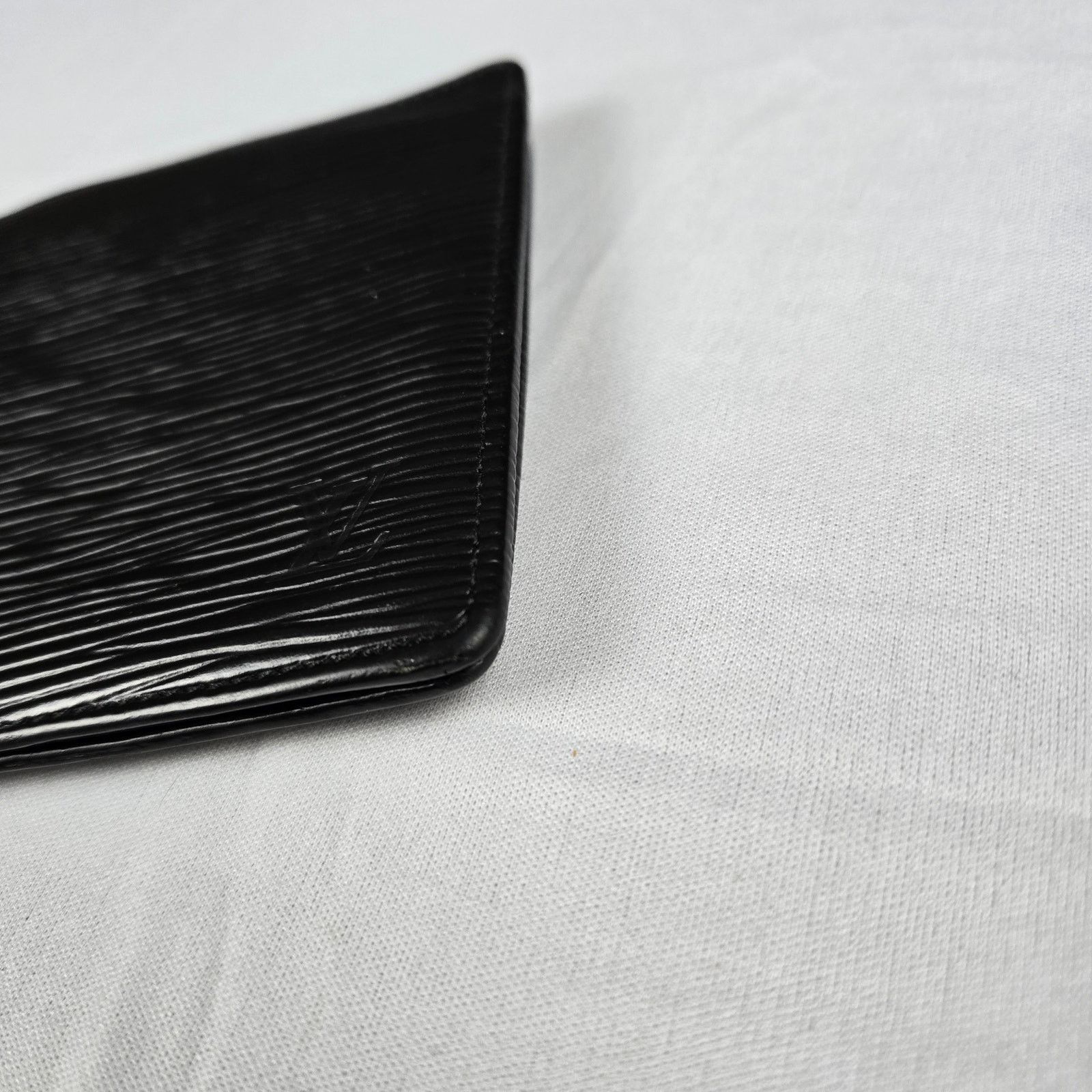 Louis Vuitton Louis Vuitton Black Leather Epi Bifold Wallet Size ONE SIZE - 15 Thumbnail