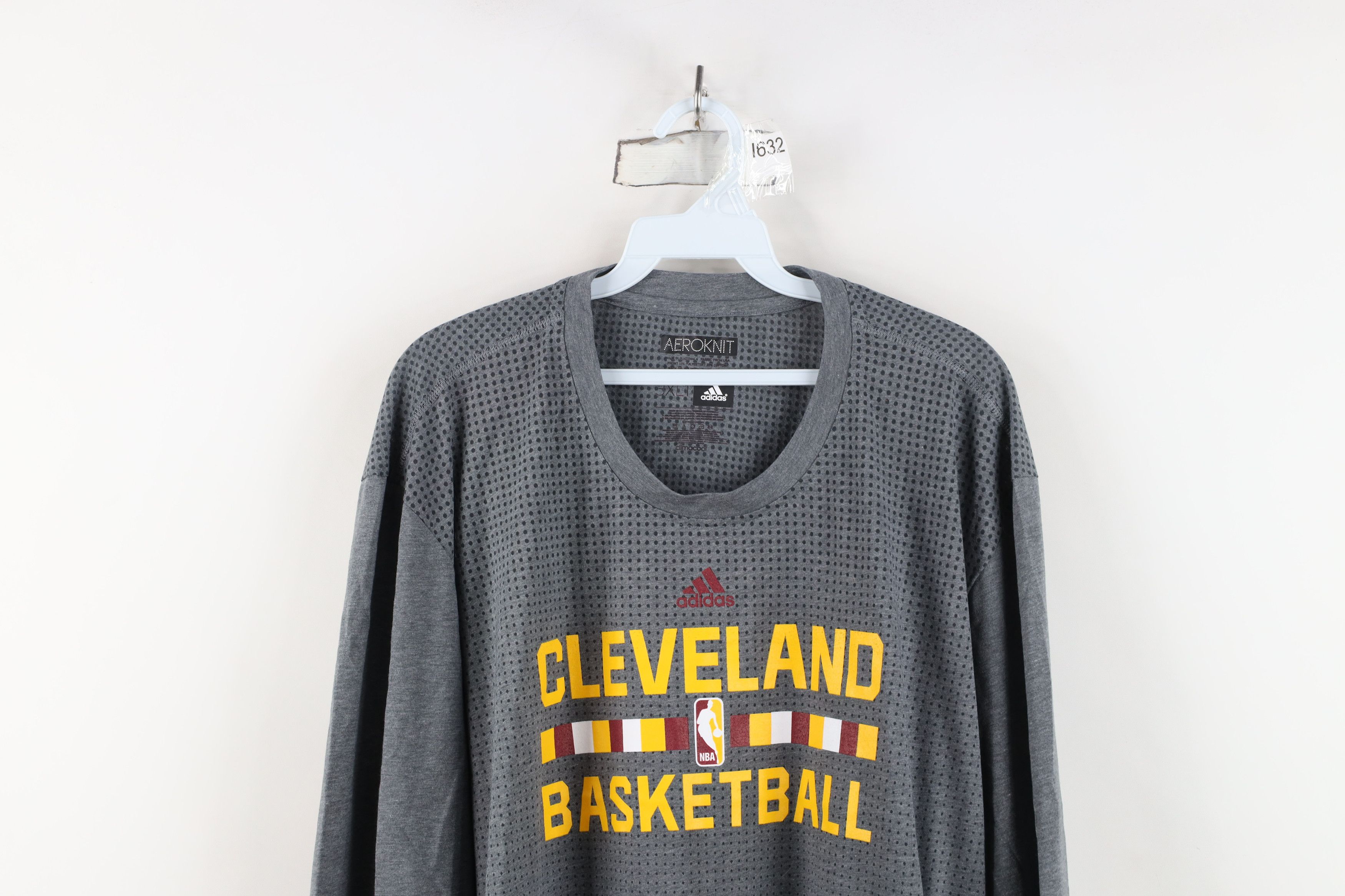Adidas Adidas Aeroknit Cavaliers Basketball Long Sleeve T-Shirt Size US XXL / EU 58 / 5 - 2 Thumbnail