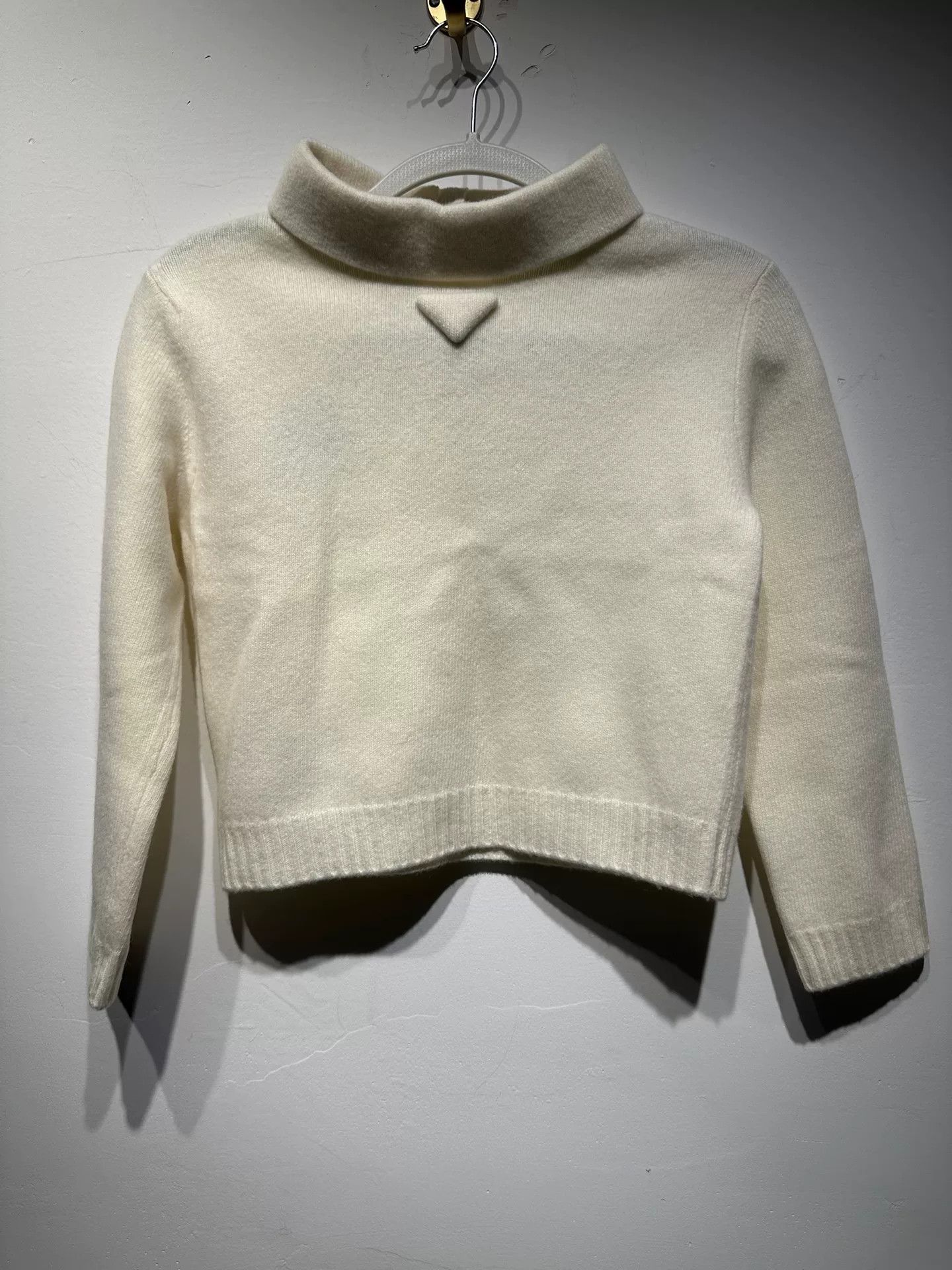 Prada Prada White Sweater 36 Women Size S / US 4 / IT 40 - 1 Thumbnail