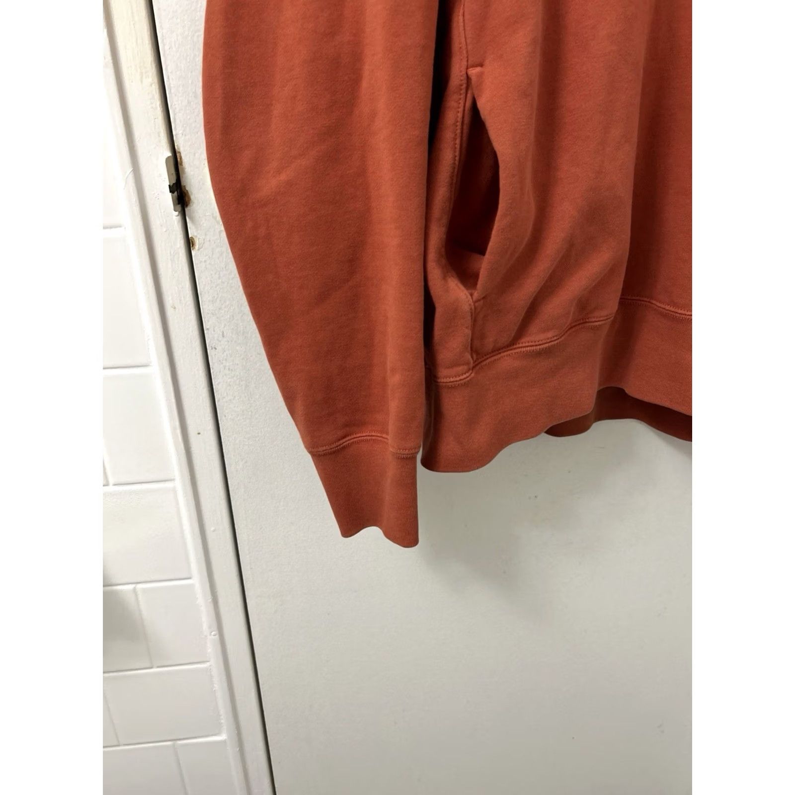 Uniqlo UNIQLO Hoodie Mens M Orange Pullover Sweatshirt Pockets Long Sleeve Capillary 26” Size US M / EU 48-50 / 2 - 4 Thumbnail