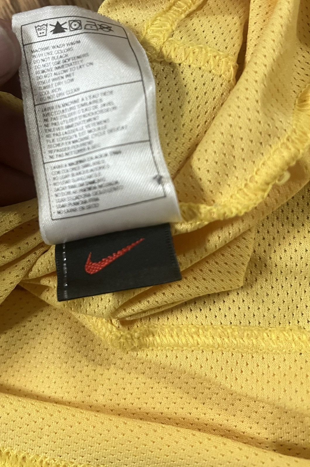 Nike Vintage Nike BRAZIL Home Soccer Jersey Shirt Size Large Size US L / EU 52-54 / 3 - 6 Thumbnail