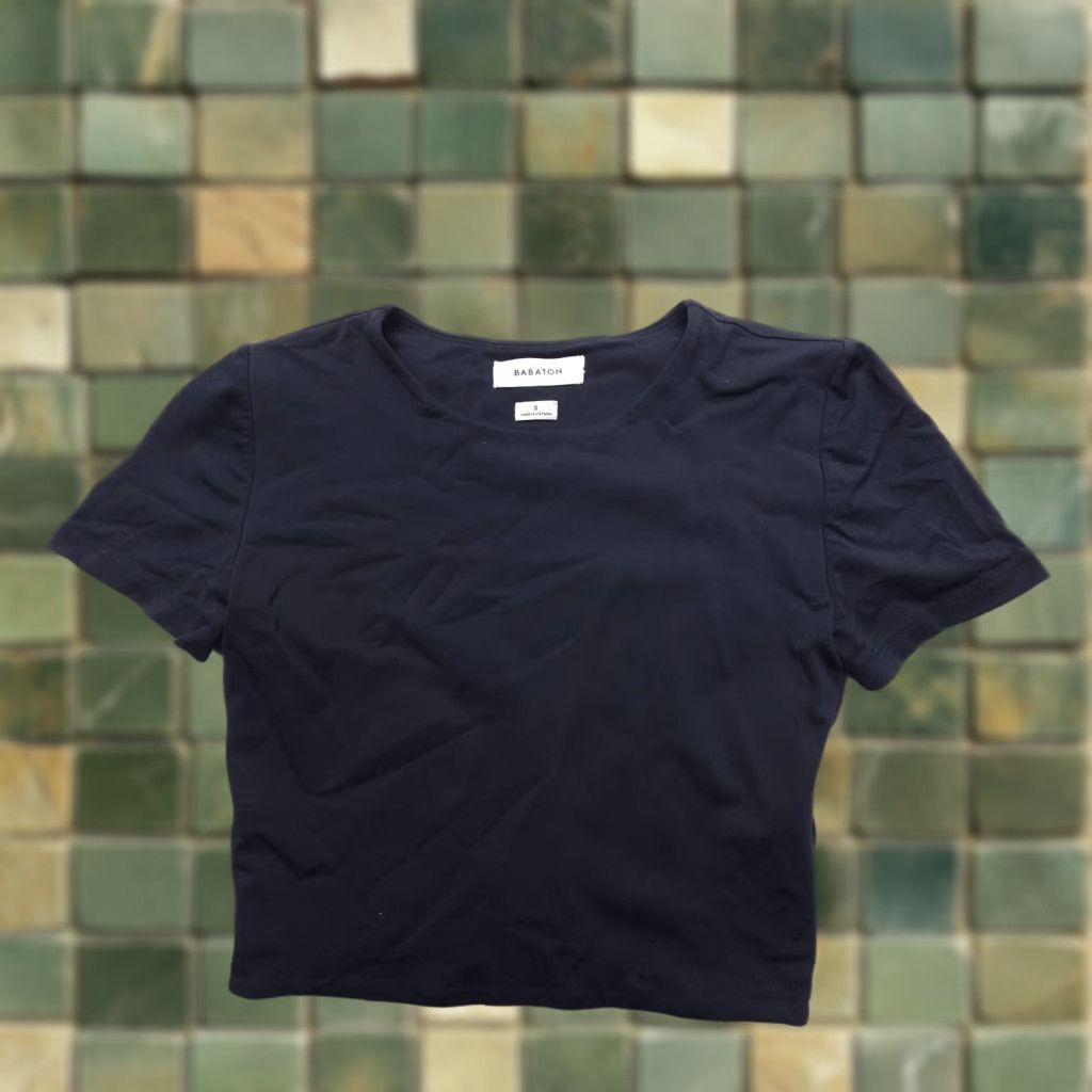 Aritzia Aritzia T-Shirt Women Cropped Slim Crew Neck Short Sleeve Black S Nylon Spandex Microfiber Solid USA Size S / US 4 / IT 40 - 1 Thumbnail