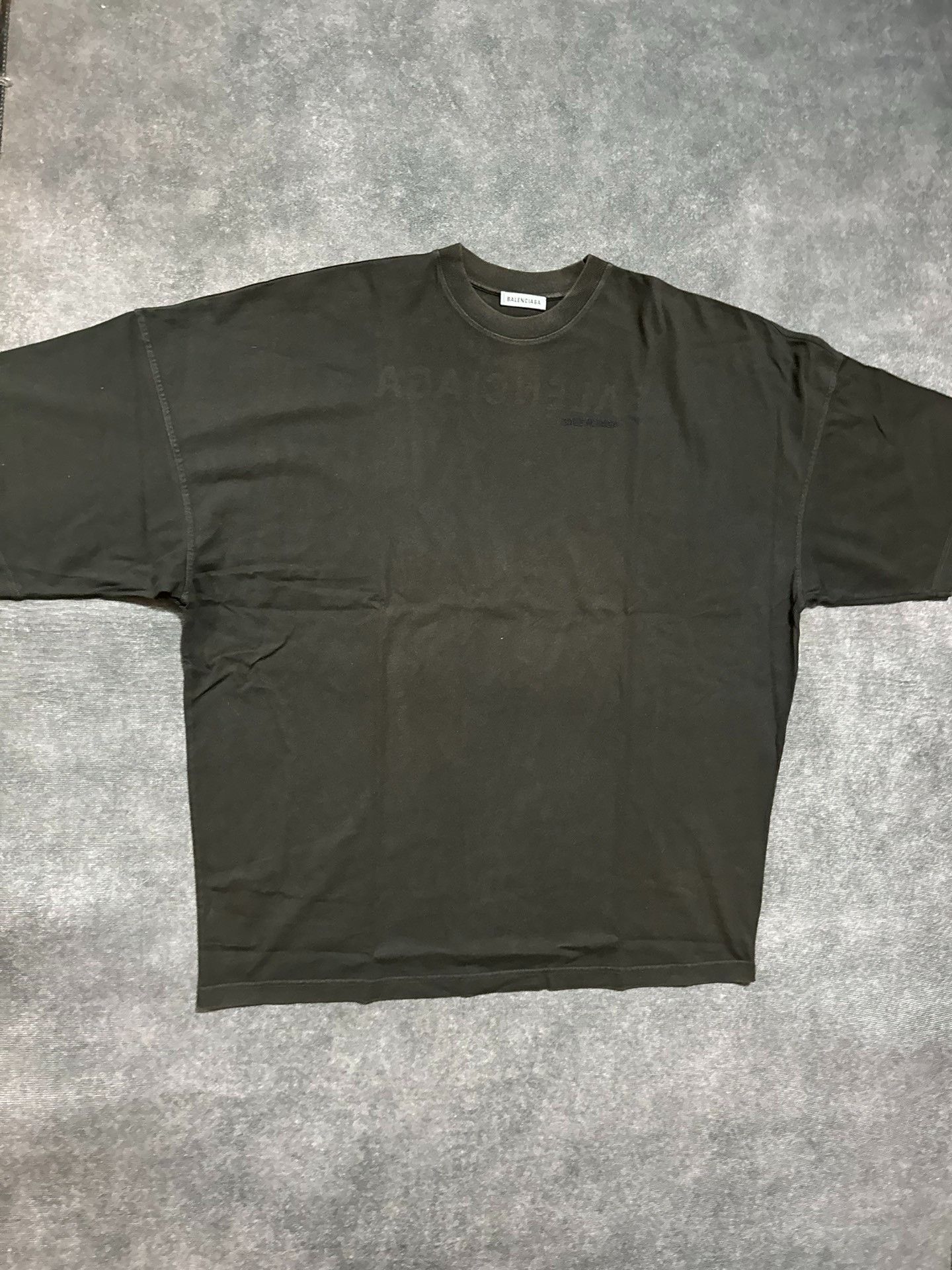 Balenciaga Balenciaga Letter on back of short sleeve 2501-Nextarrow Size US XS / EU 42 / 0 - 2 Thumbnail