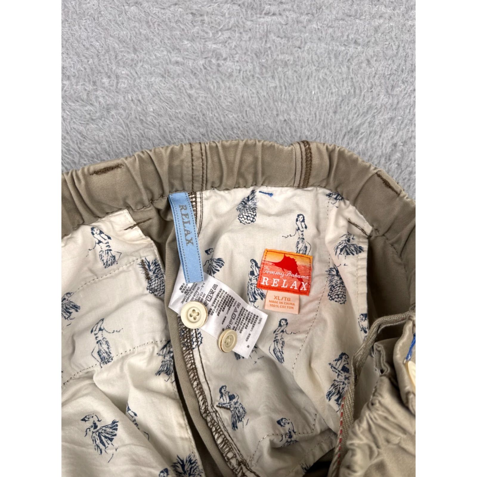Tommy Bahama Tommy Bahama Shorts Men XL Beige Cargo 100% Cotton Flat Front 38x8 Flat Front Cargo Pocket Logo Relaxed Size US 36 / EU 52 - 2 Thumbnail