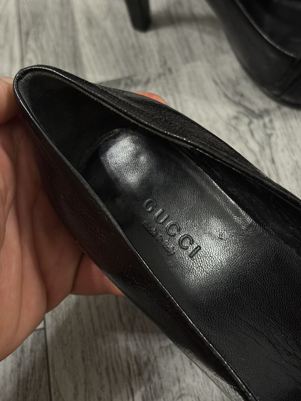 Gucci Gucci Black Patent Leather Heels with Gold Emblem Size US 6 / IT 36 - 5 Thumbnail