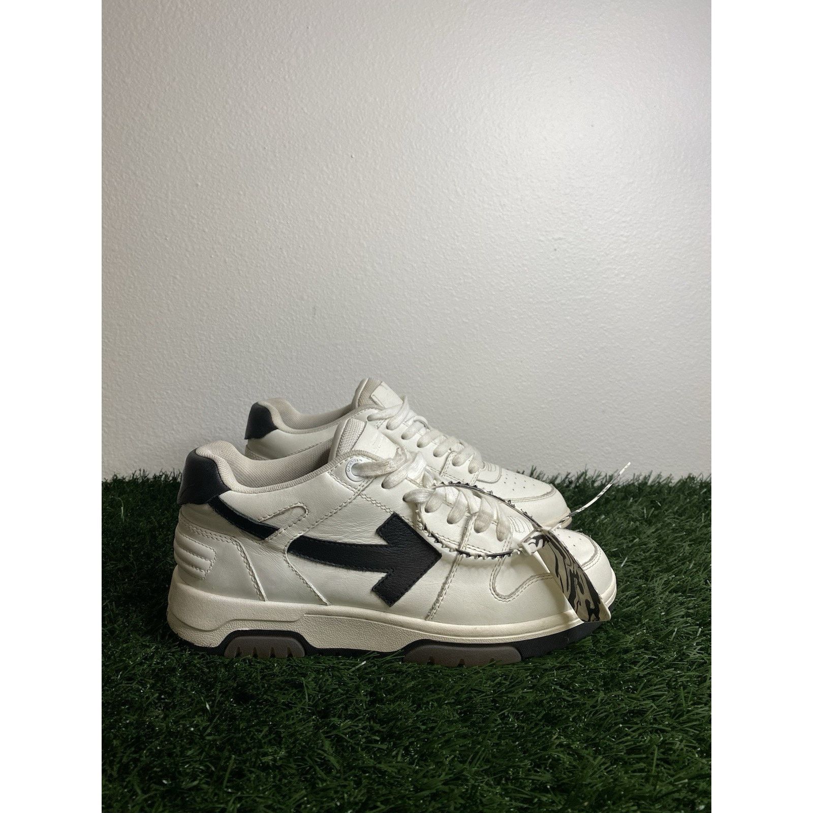 Off-White Off White Out Of Office 'OOO' sneakers | SIZE 39 EU Size US 6 / EU 39 - 1 Thumbnail