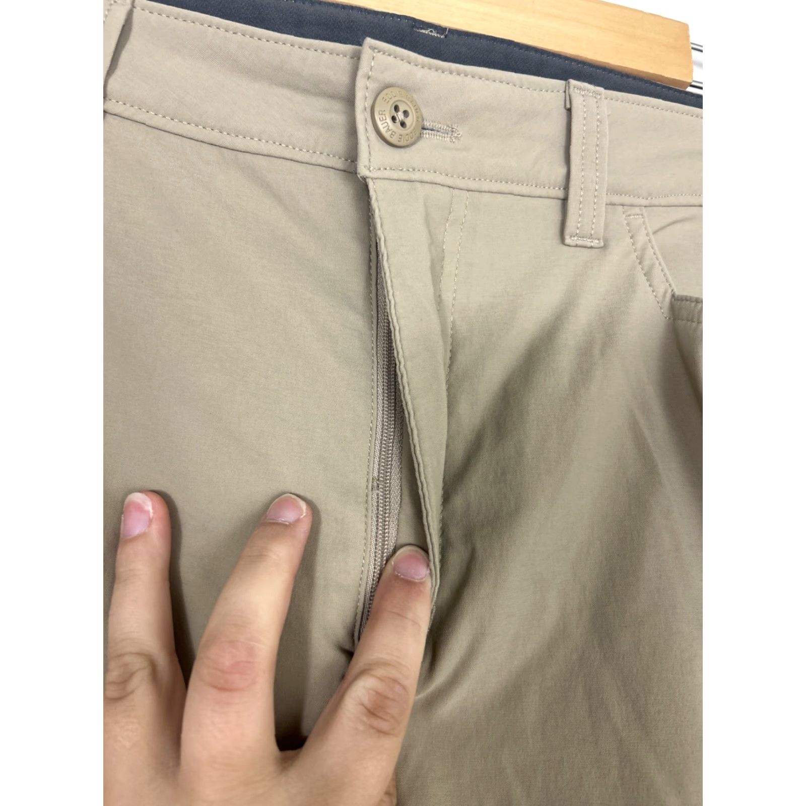 Eddie Bauer Eddie Bauer Cargo Shorts Mens Beige Nylon Spandex 38x11 Pockets Size US 38 / EU 54 - 7 Thumbnail