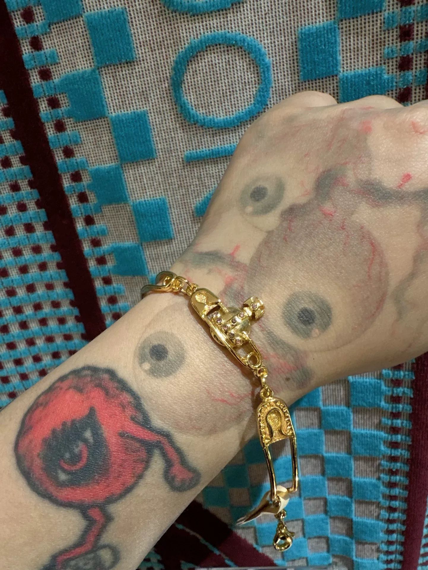 Vivienne Westwood Vivienne Westwood Gold Saturn Safety Pin Bracelet Size ONE SIZE - 1 Thumbnail