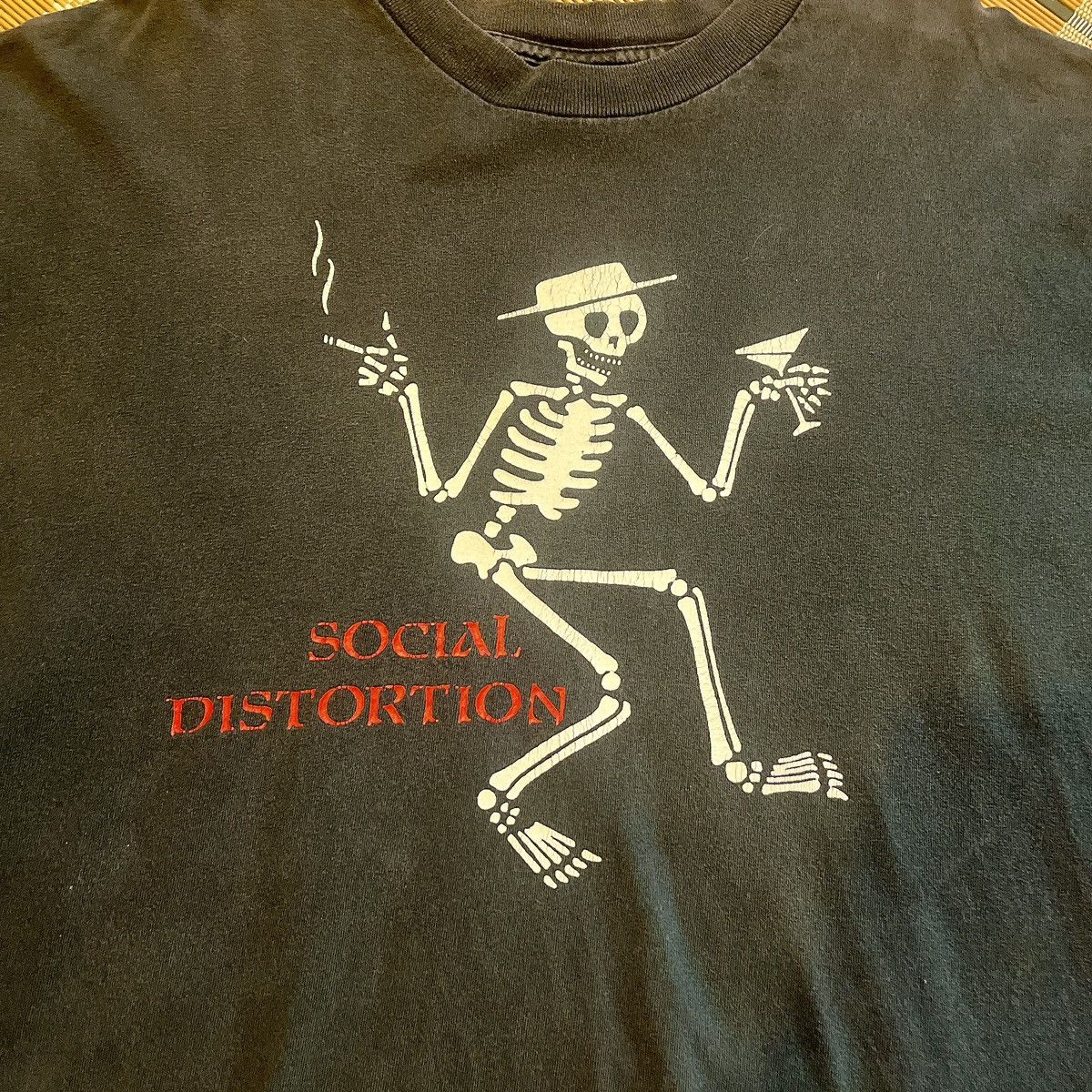 Band Tees × Vintage 90’s Rare Social Distortion Skeleton Size US XL / EU 56 / 4 - 2 Thumbnail