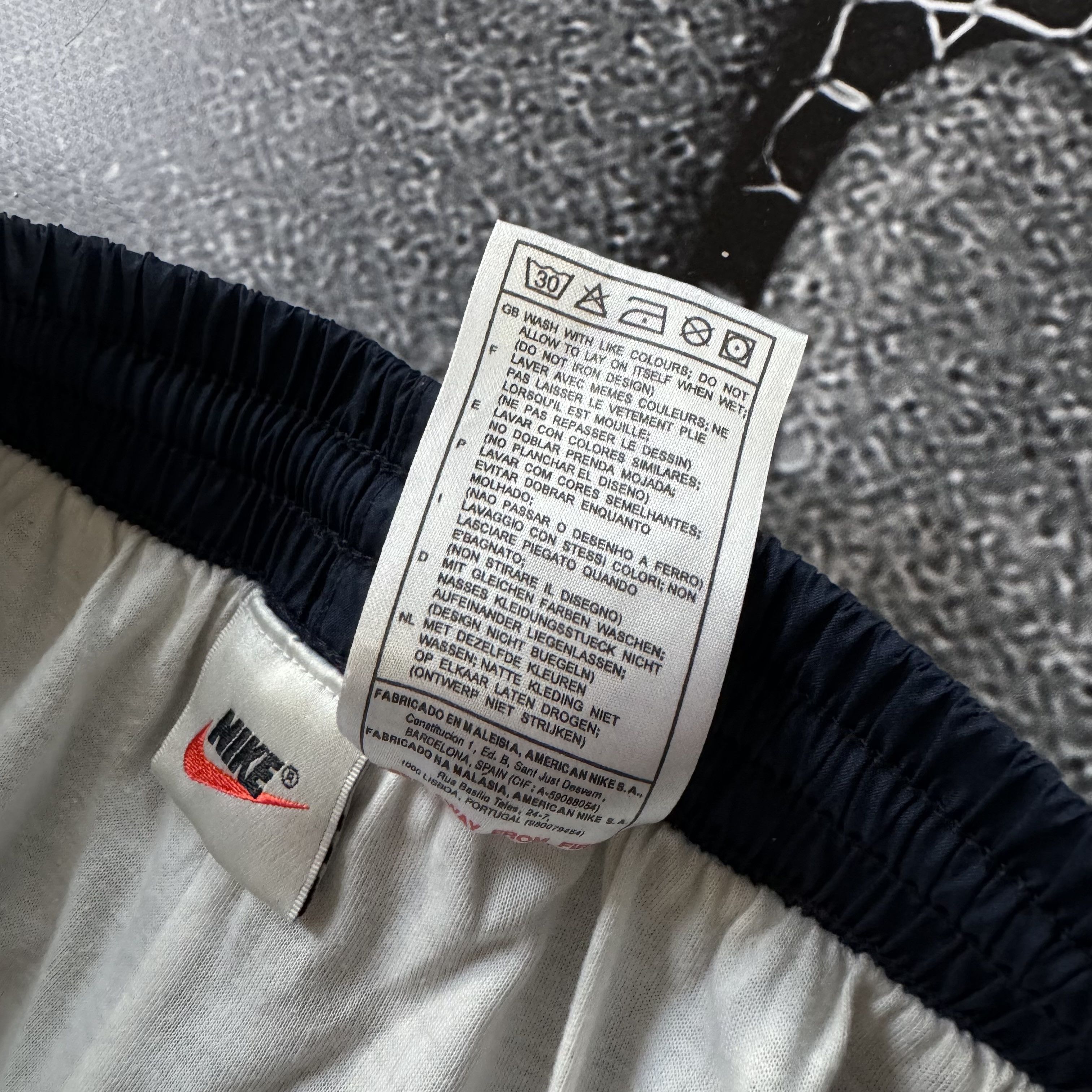 Nike × Vintage NIKE 90S NYLON TRACK PANT VINTAGE RETRO STYLE Y2K Size US 34 / EU 50 - 5 Thumbnail