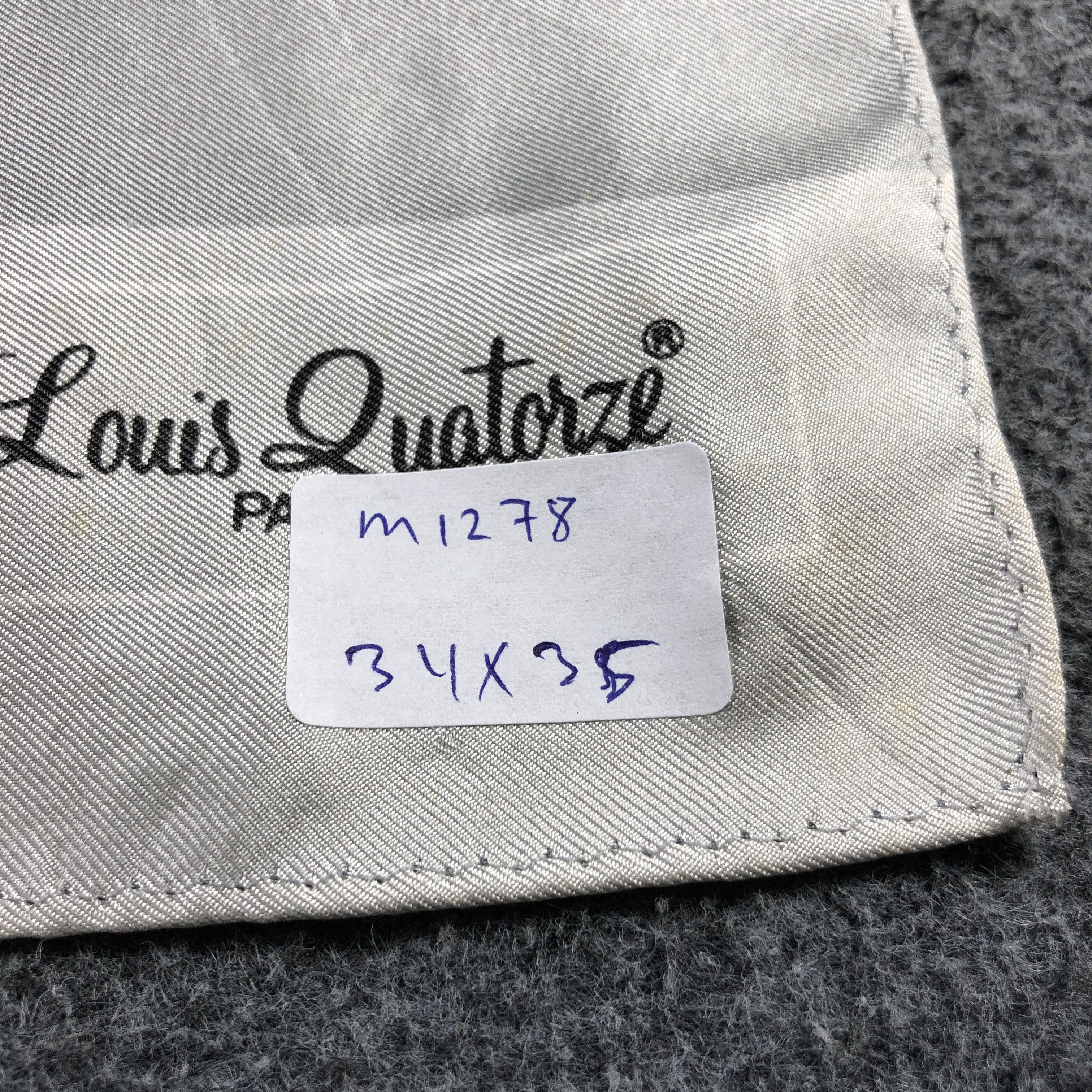Japanese Brand Vintage Louis Quatorze Silk Scarf M1278 Size ONE SIZE - 9 Thumbnail