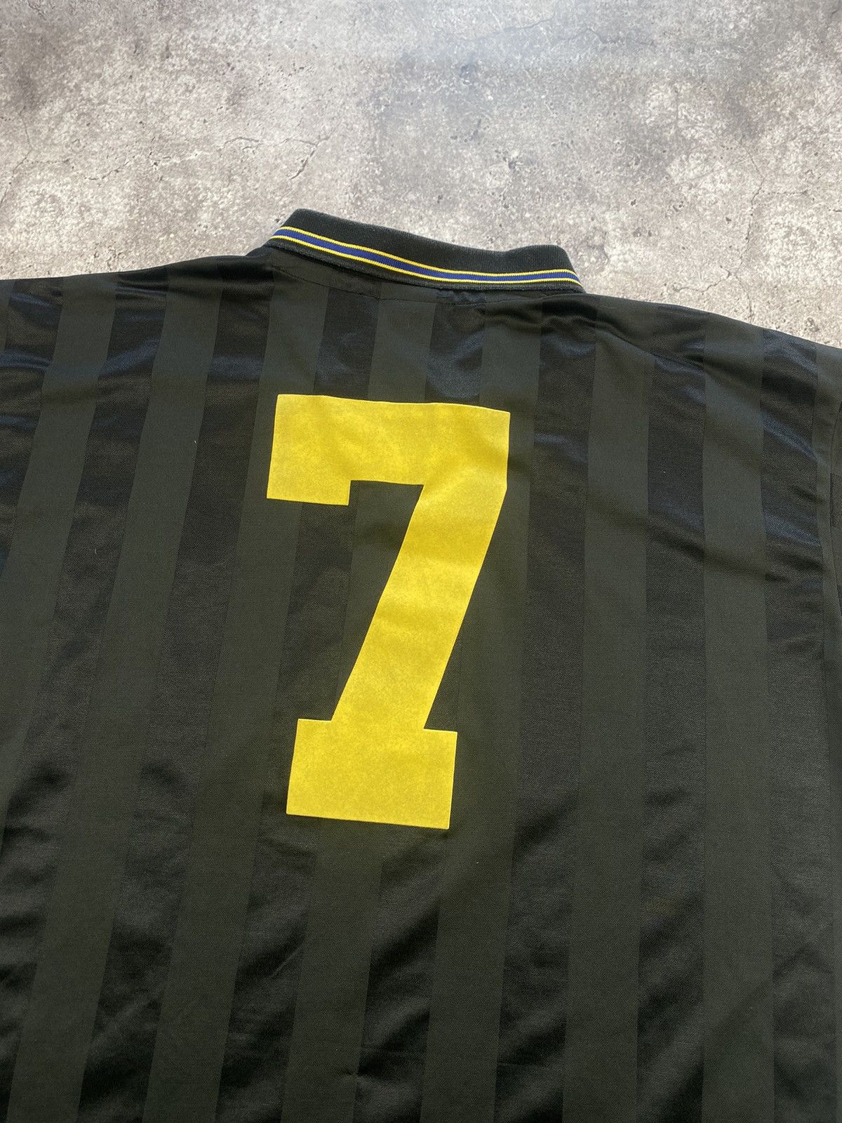 Vintage Cantona 7 Score Manchester United vintage sharp jersey M 90t Size US XL / EU 56 / 4 - 2 Thumbnail