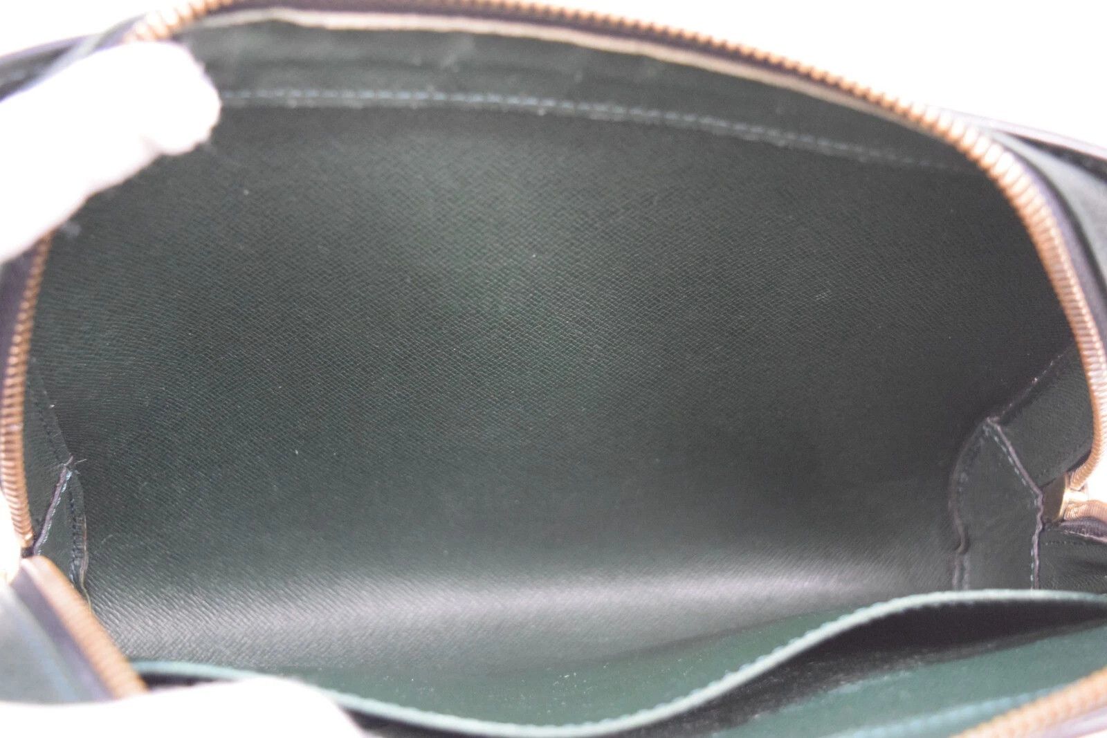 Louis Vuitton Louis Vuitton Baikal Clutch Bag Taiga Leather Epithea M30184 Size ONE SIZE - 18 Thumbnail