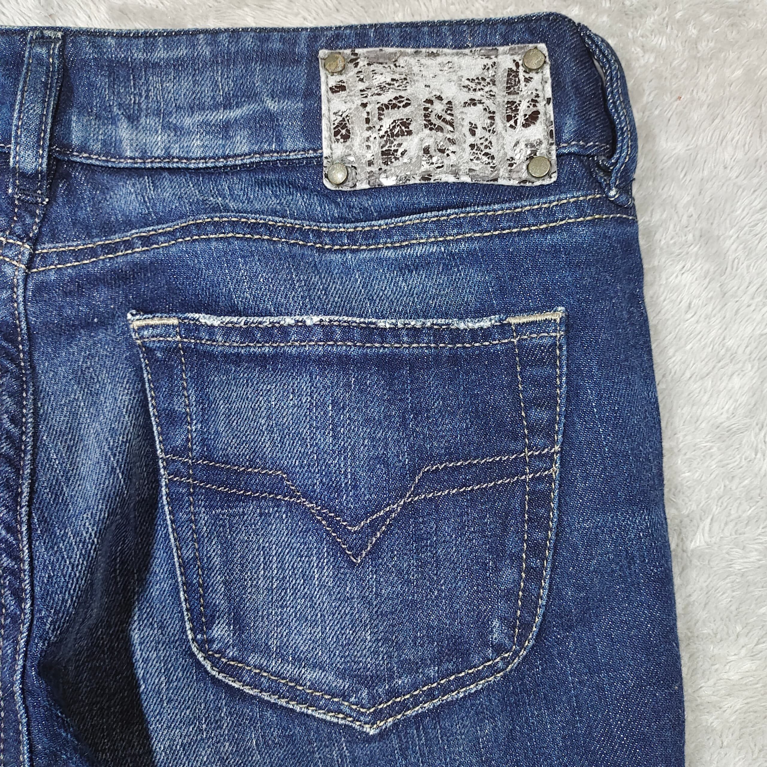 Diesel Y2K DIESEL INDUSTRY LOUVELY FLARE BOOT CUT JEANS Size 30" / US 8 / IT 44 - 5 Thumbnail