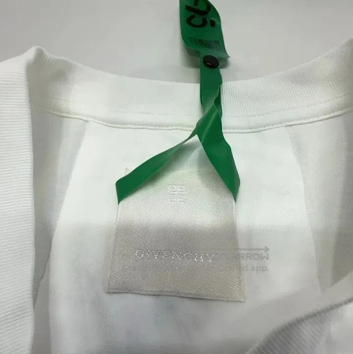Givenchy Givenchy FW22 Letter Print Crew Neck T-Shirt. Size US M / EU 48-50 / 2 - 4 Thumbnail