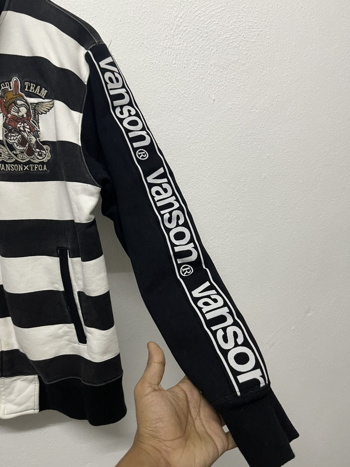 Japanese Brand × Vanson Leathers × Vintage 2000s VANSON X T.F.O.A STRIPES EMBROIDERED ZIPPER SWEATER Size US L / EU 52-54 / 3 - 9 Thumbnail