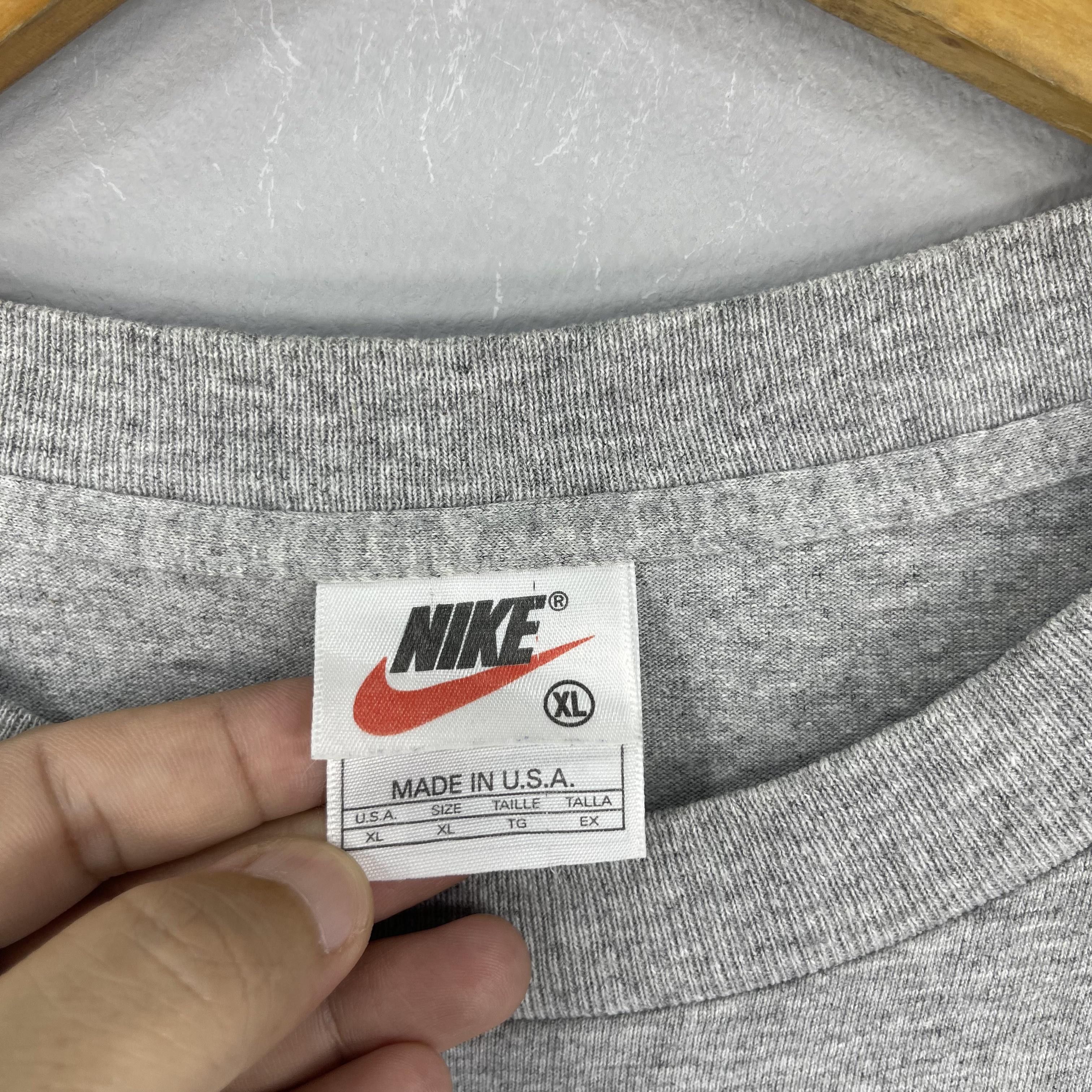 Nike Vintage 90's NIKE Swoosh Big Logo Spellout Tshirt Size US XL / EU 56 / 4 - 4 Thumbnail