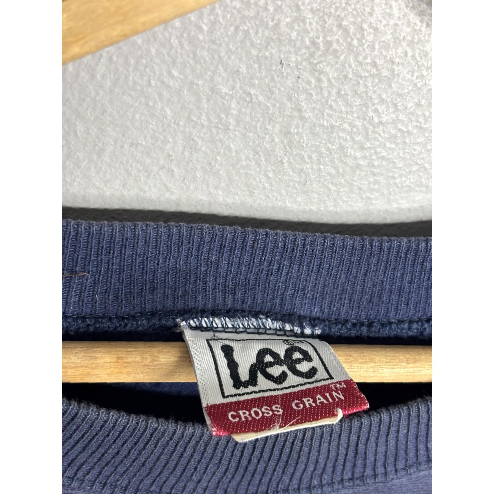 Lee VINTAGE Lee Sweatshirt Mens XL Blue Graphic Print Crewneck Fleece Massapequa 90s Embroidered"} Size US XL / EU 56 / 4 - 4 Thumbnail