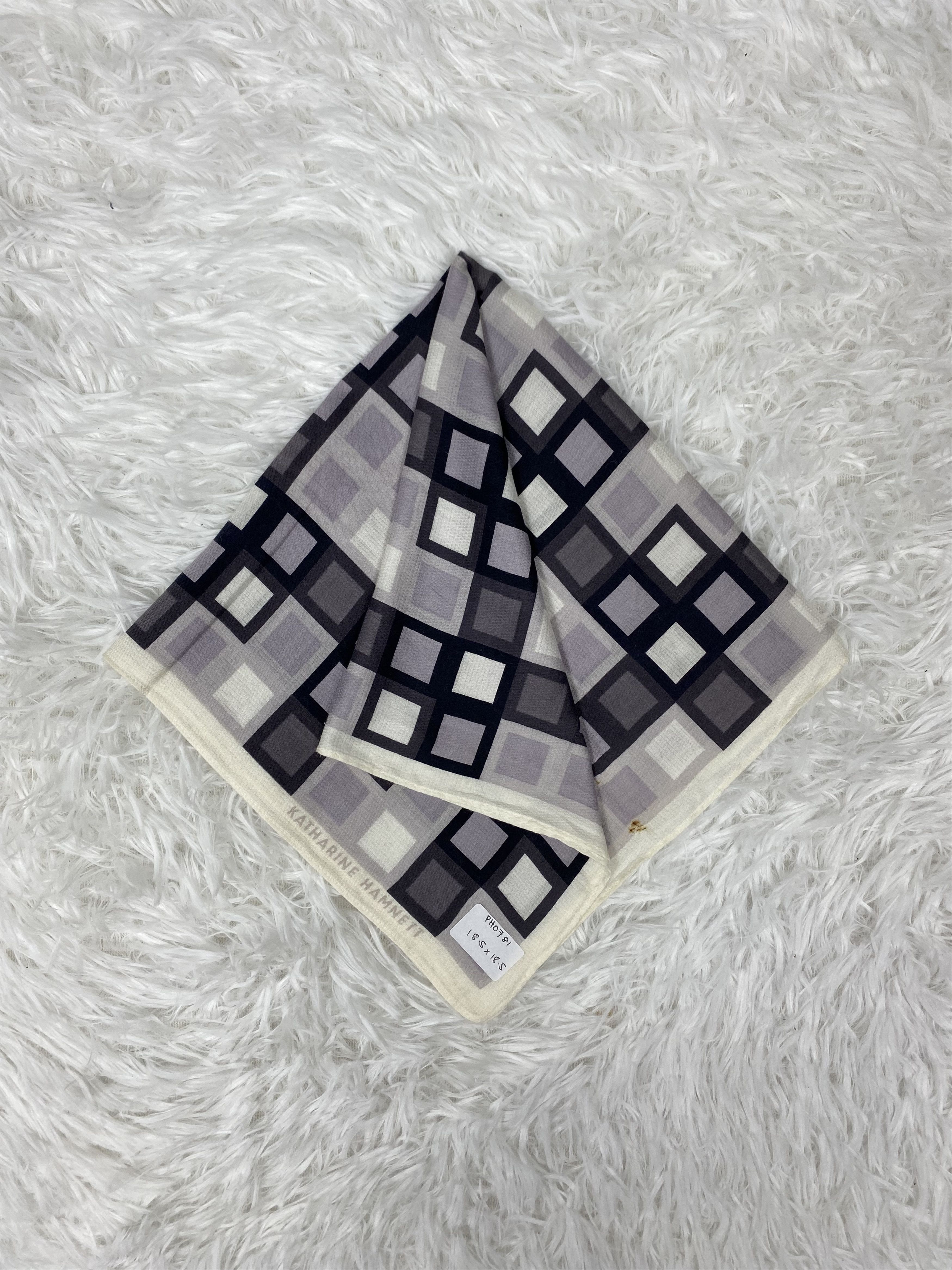 Katharine Hamnett London × Vintage Vintage Katharine Hamnett Handkerchief Neckerchief PH0781 Size ONE SIZE - 1 Thumbnail
