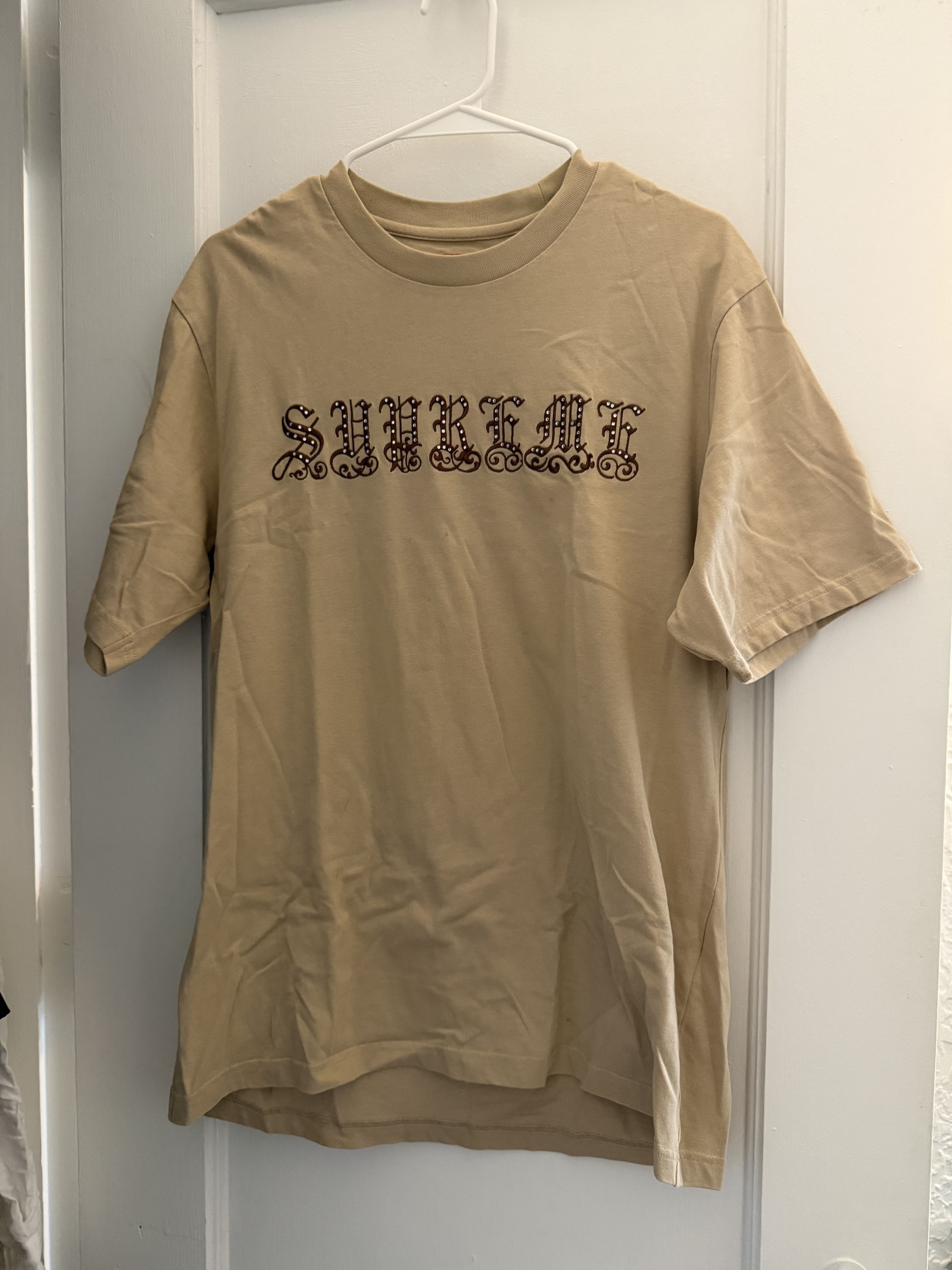 Supreme FW17 Supreme x Independent Old English T-shirt | Grailed