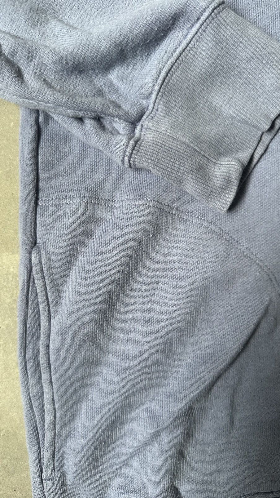 Uniqlo UNIQLO X PETER RABBIT TALE OF TOM KITTEN DISTRESSED HOODIE Size US L / EU 52-54 / 3 - 3 Thumbnail