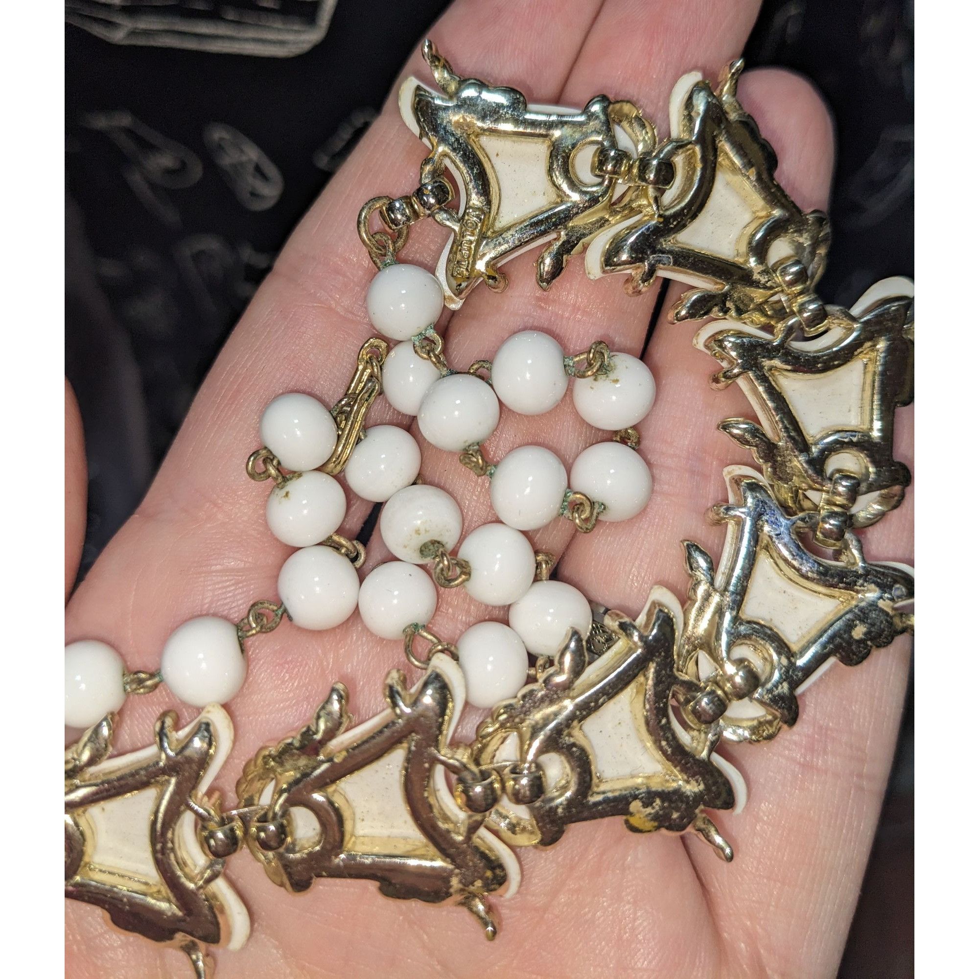 Other Vintage Volupte 1930s/40s White Lucite Floral Necklace Size ONE SIZE - 3 Thumbnail