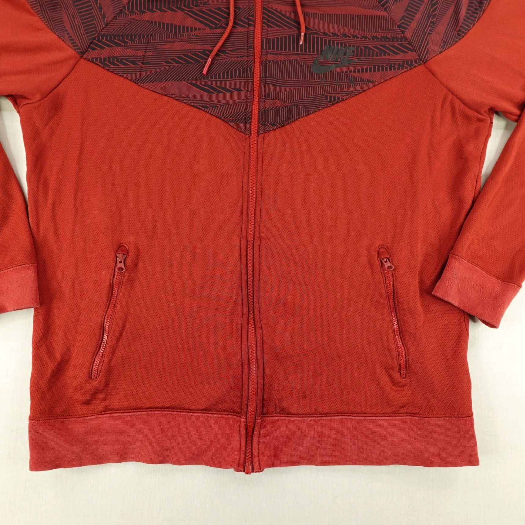 Nike Nike Jacket Mens Large Red Zip Up Wind-Resistant Hooded Pockets Full Zip Coat Nike Air Max Athletic 90s? Size US L / EU 52-54 / 3 - 4 Thumbnail