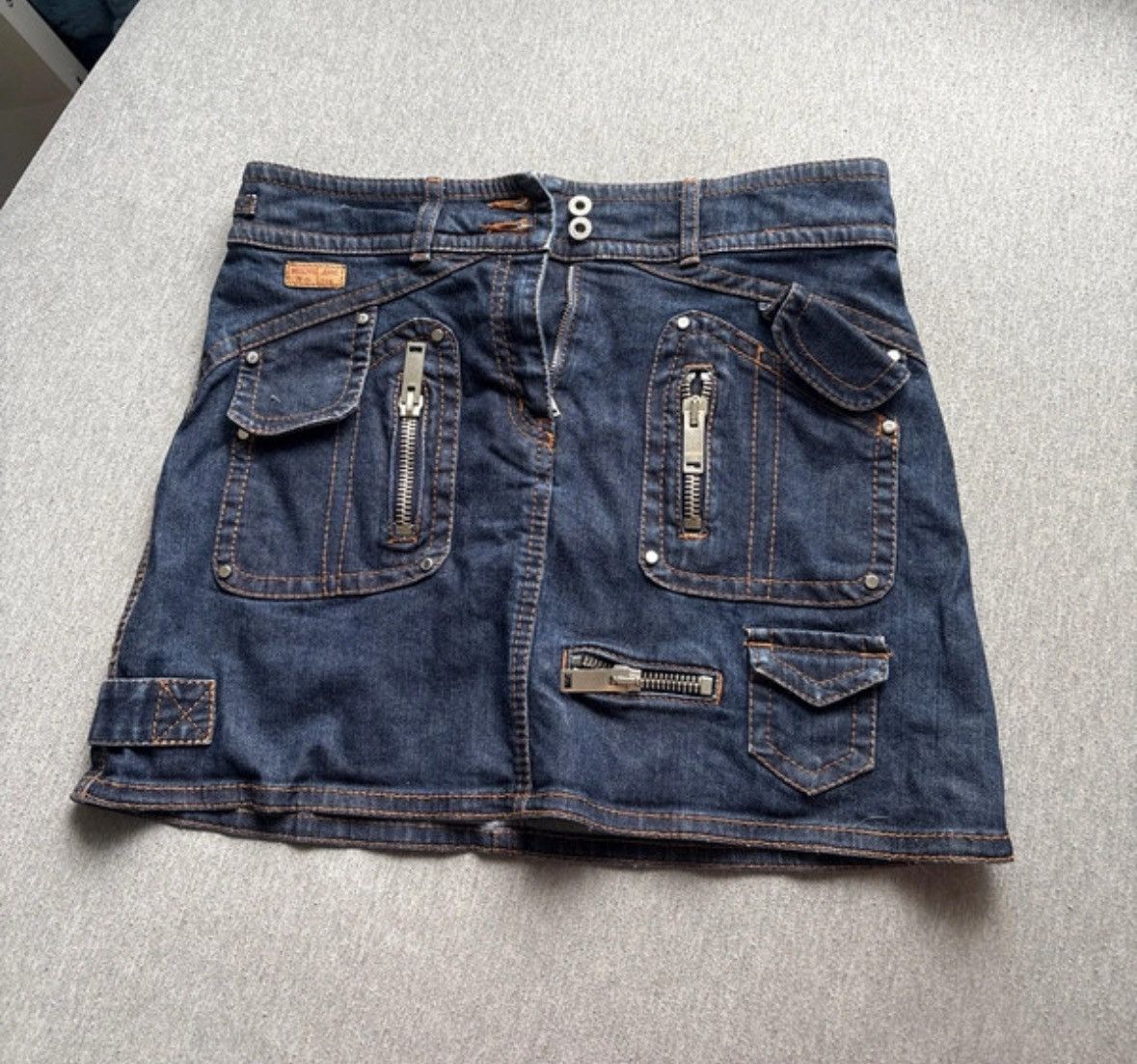 Moschino Moschino jean skirt Size 28" / US 6 / IT 42 - 1 Thumbnail