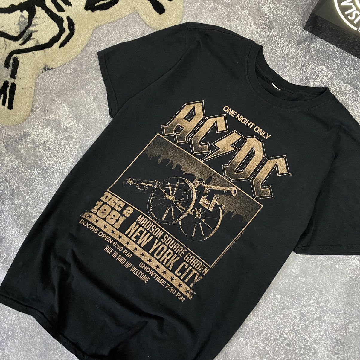 Band Tees Vintage AC/DC One Night Only 2019 rock band tee Size US L / EU 52-54 / 3 - 2 Thumbnail