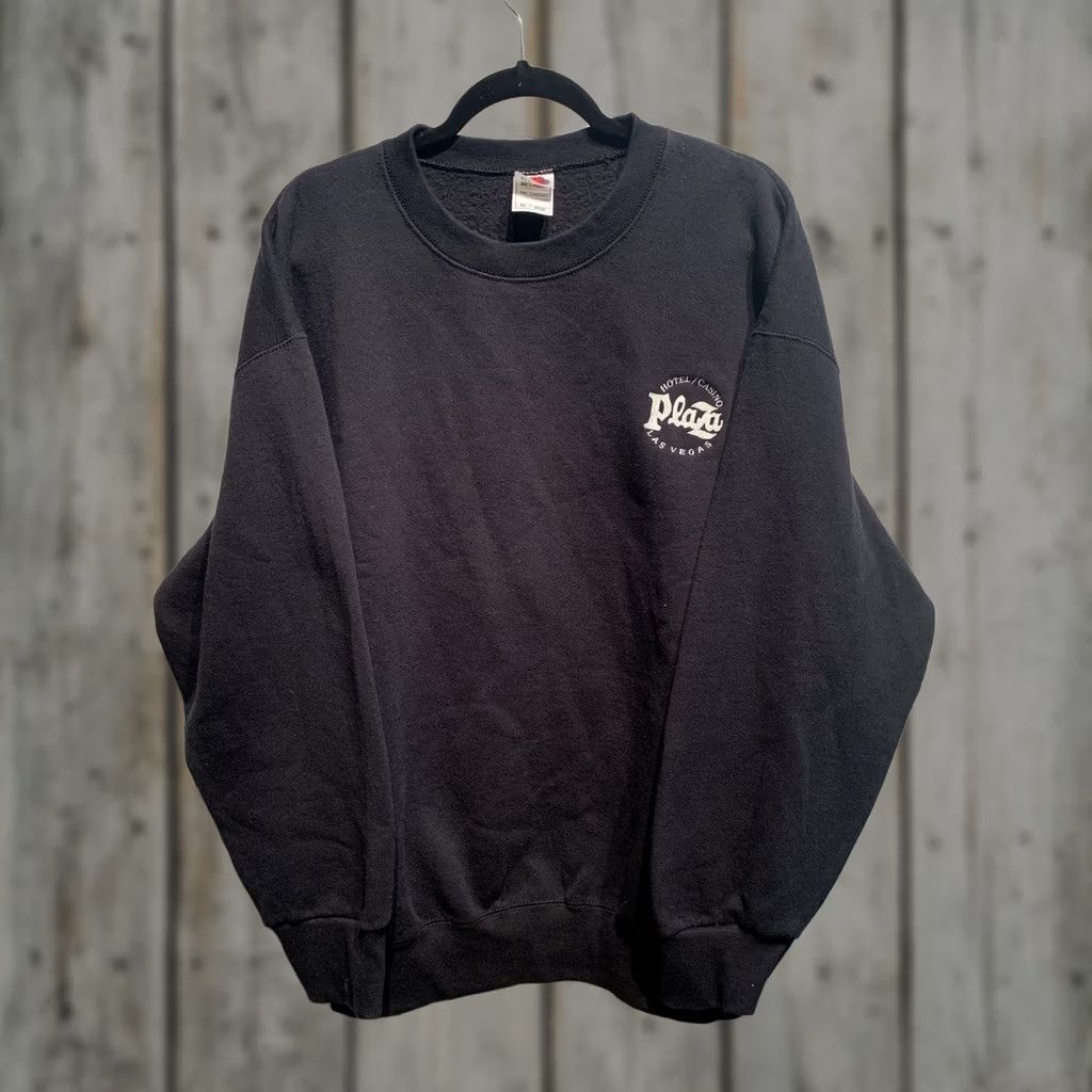 Fruit Of The Loom VINTAGE PLAZA Las Vegas Nevada Embroidered Crewneck Sweatshirt Mens 2XL Black Size US XXL / EU 58 / 5 - 1 Thumbnail