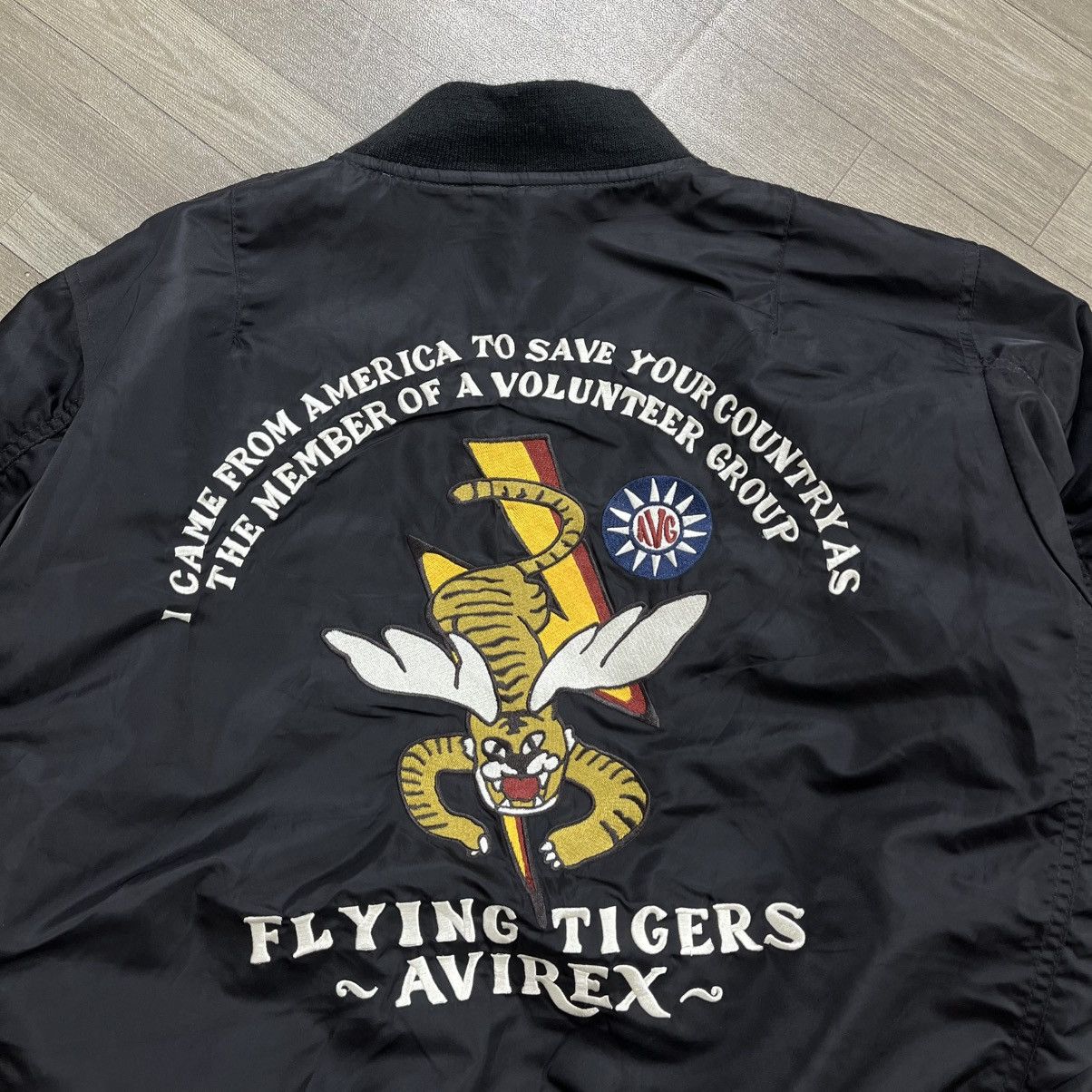 Avirex Vintage Avirex Flaying Tiger P-40 Embroidery Bomber Jacket Size US L / EU 52-54 / 3 - 2 Thumbnail