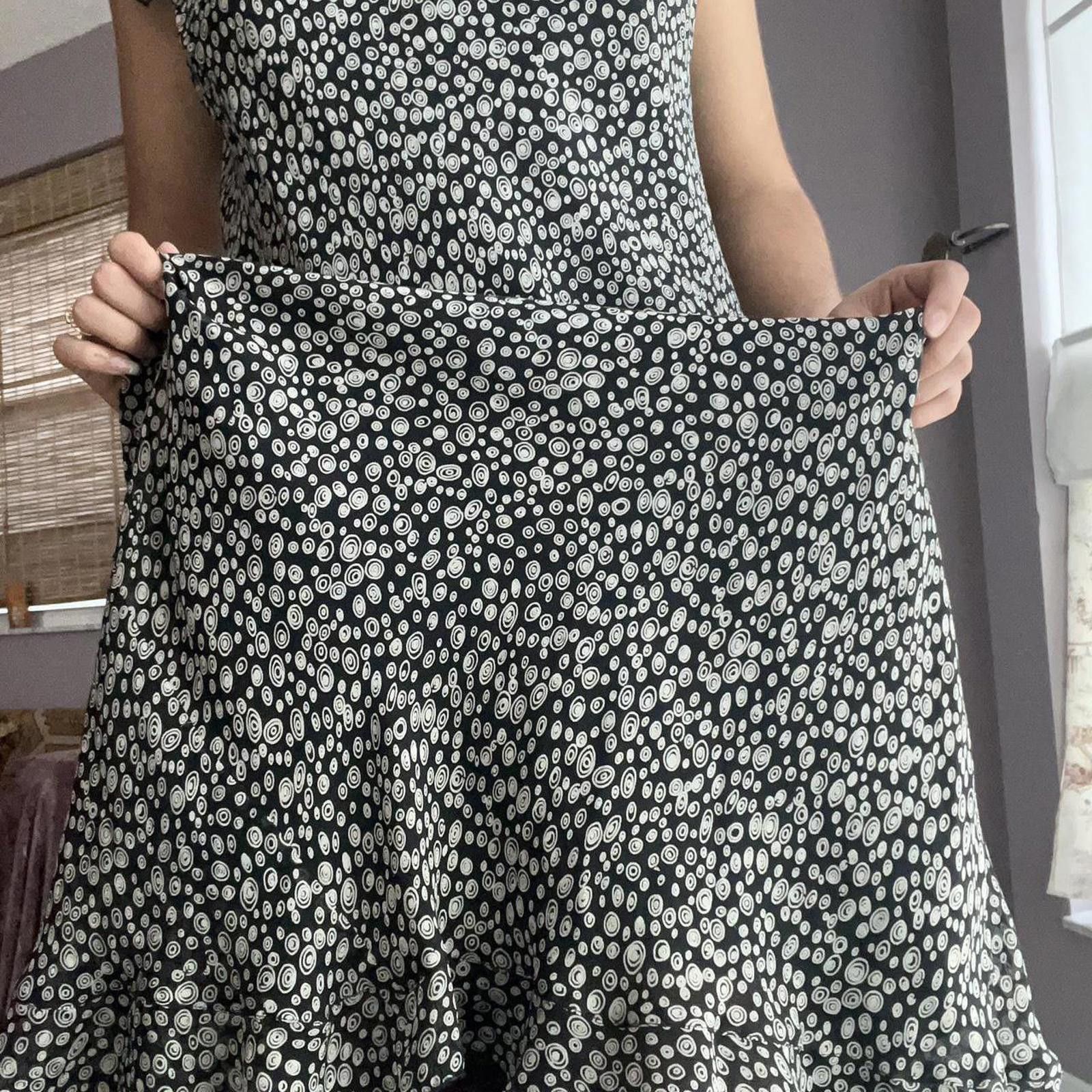 Other Floral midi dress with ruffle sleeves and V-neckline Size L / US 10 / IT 46 - 7 Thumbnail