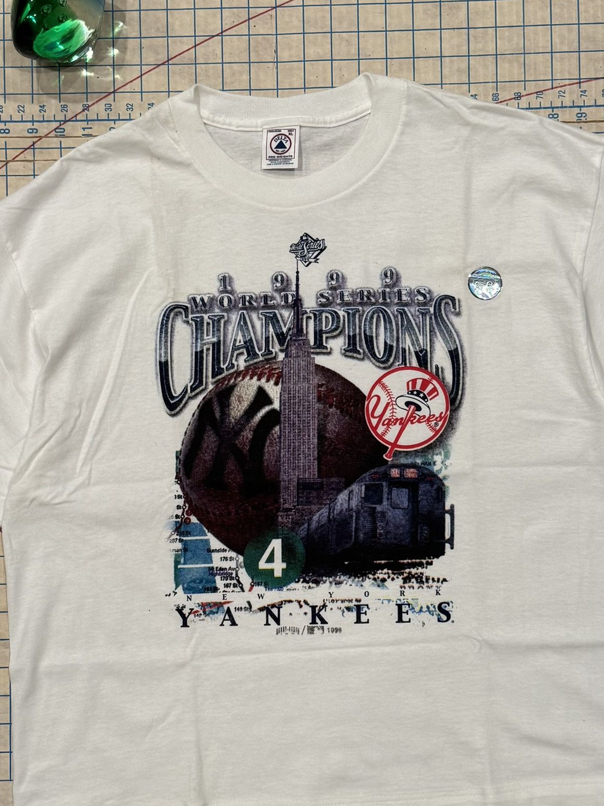 New York Yankees 1999 World Series Championship Tee New York Yankees Mens XL Size US XL / EU 56 / 4 - 3 Thumbnail