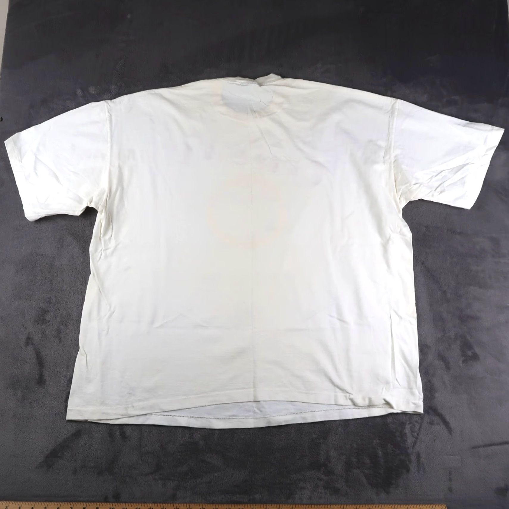 Guess VINTAGE Guess White 2XL T-Shirt Logo 90s Crew Neck Short Sleeve Men’s Cotton United States Logo Graphic Print 1990s 2XL Mens Size US XXL / EU 58 / 5 - 2 Thumbnail