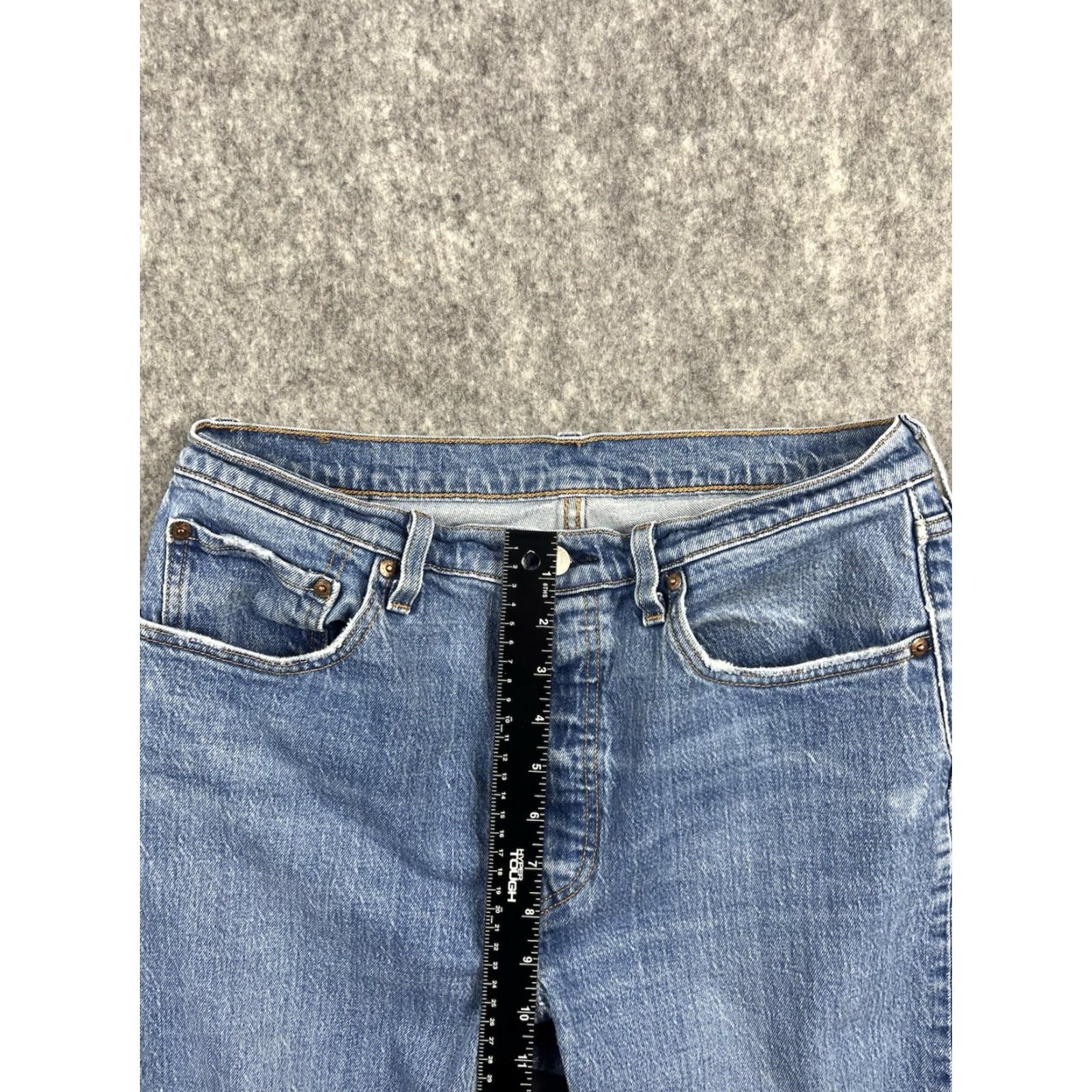 Levi's VINTAGE Levi's 501 Women's Jeans Regular Straight Blue 31x26 Jeans Womens Regular 5-Pocket Denim Medium Wash Distressed Molecule-free Size 24" / US 00 / IT 34 - 6 Thumbnail