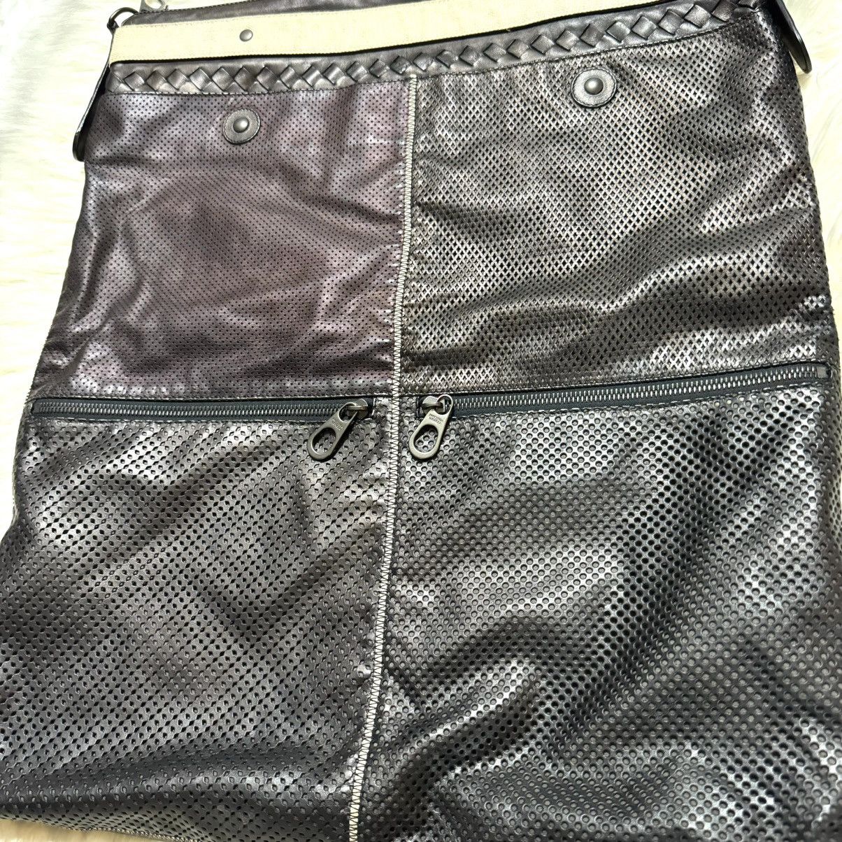 Bottega Veneta runway, Bottega Veneta mesh leather shoulder clutch bag Size ONE SIZE - 12 Thumbnail
