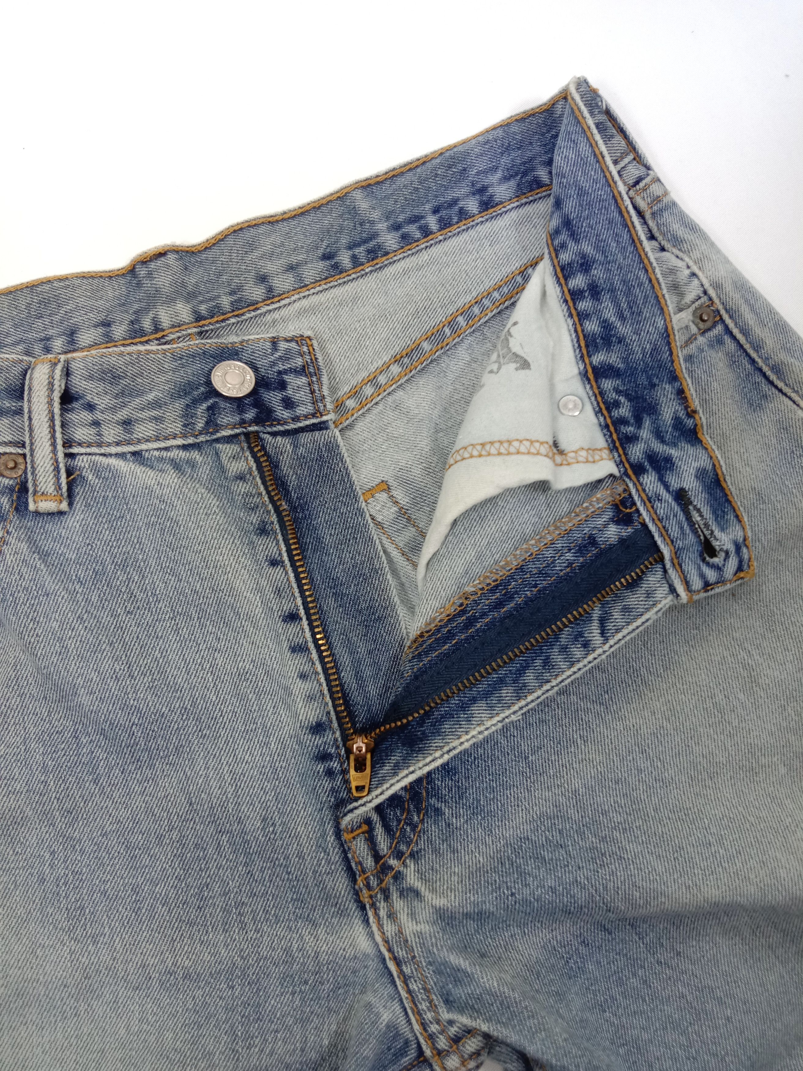 Levi's Vintage Levi's 505 Light Wash Jeans Distressed Denim Size US 32 / EU 48 - 9 Thumbnail