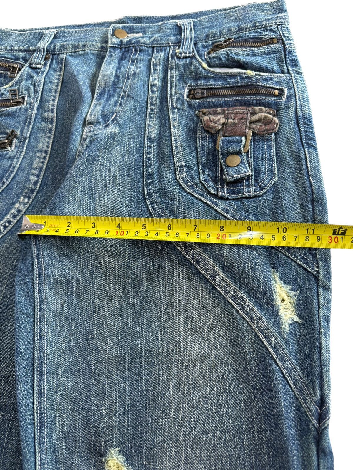 In The Attic In The Attic Multipocket Grunge Distreesed Loose Jeans Size US 35 - 12 Thumbnail