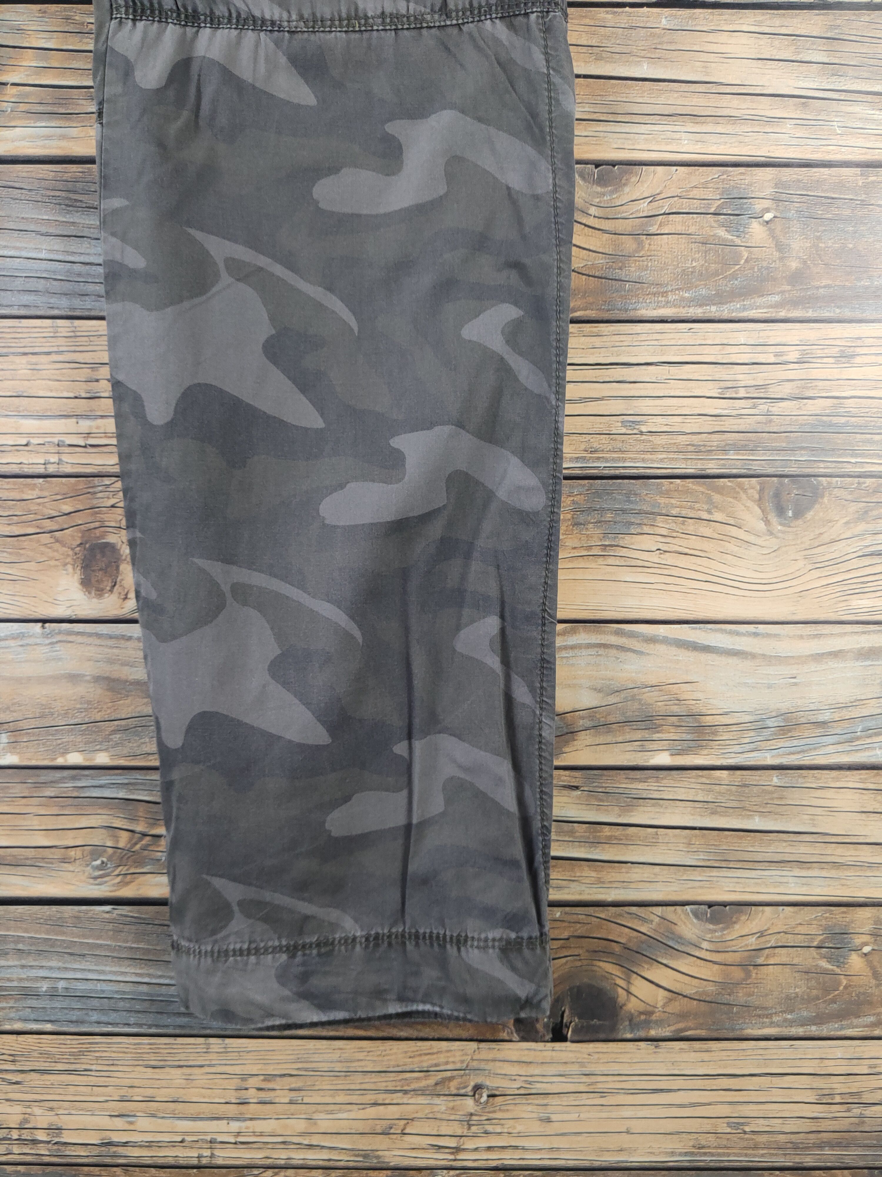 Japanese Brand DL Uniqlo Camouflage Multipocket Cargo Pants #2675 Size US 35 - 11 Thumbnail