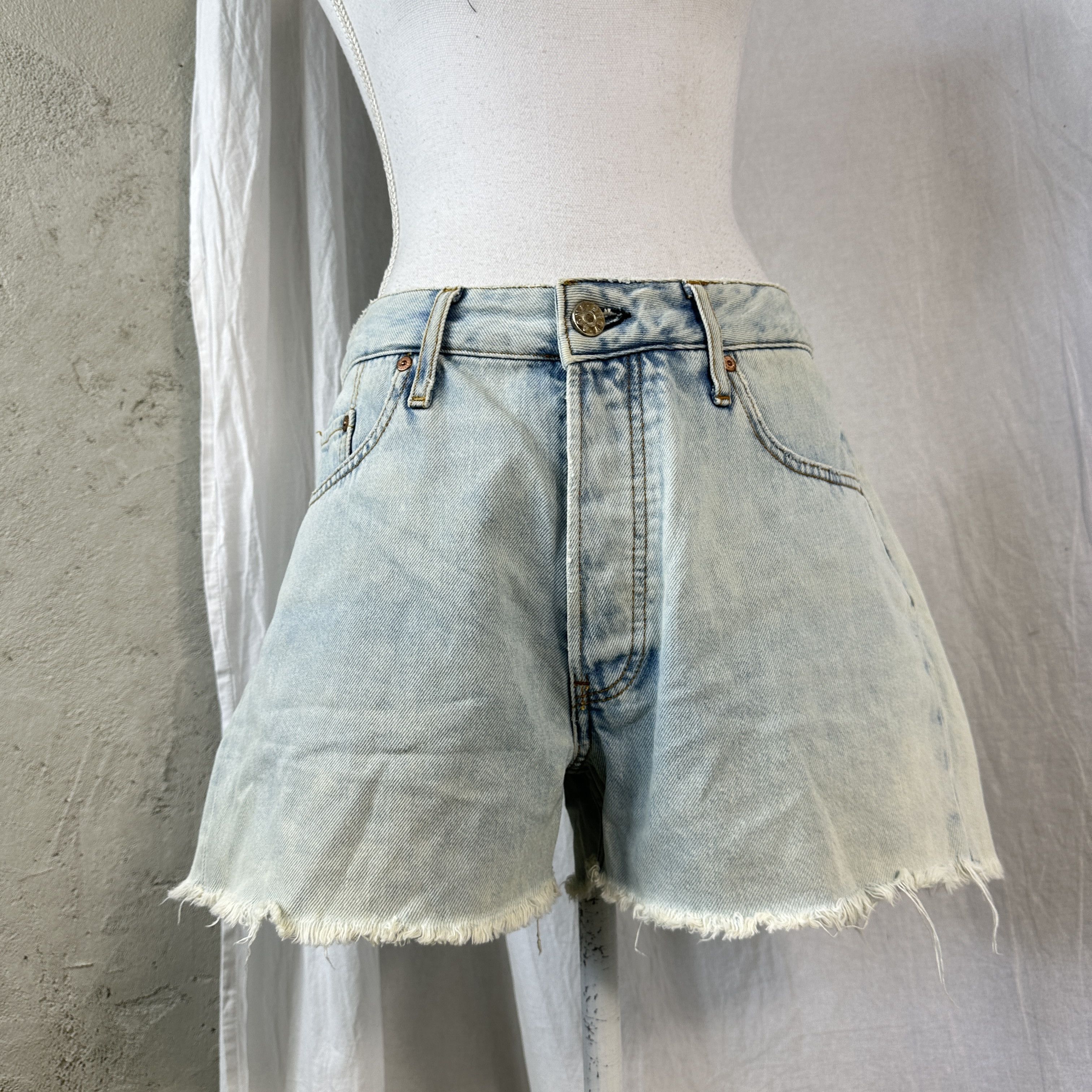 Acne Studios × Vintage Acne Women's Jeans Shorts Size 26" / US 2 / IT 38 - 5 Thumbnail