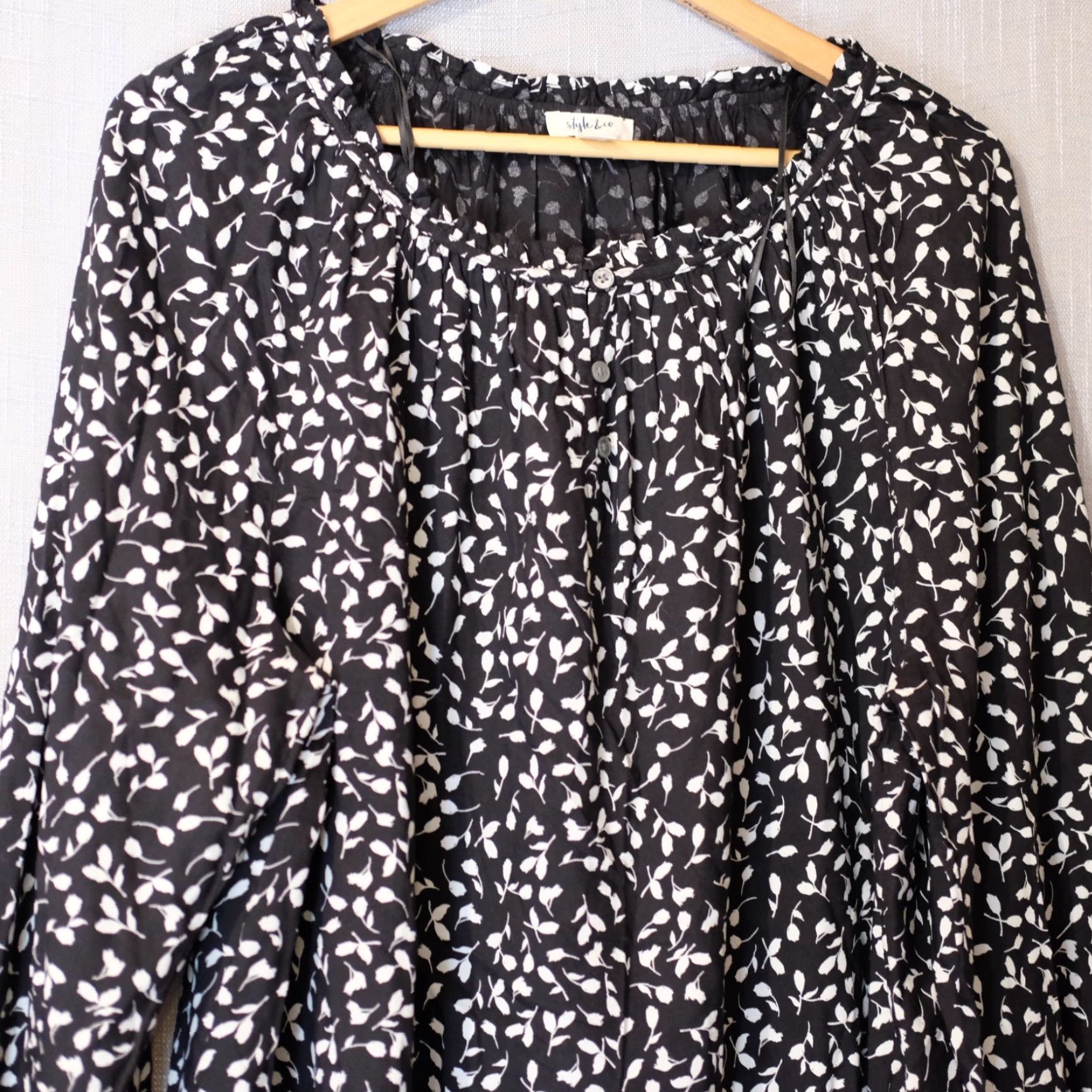 Style & Co Style & Co Blouse Floral Longsleeve Womens XL Black/White #A1-135 Size XL / US 12-14 / IT 48-50 - 2 Thumbnail