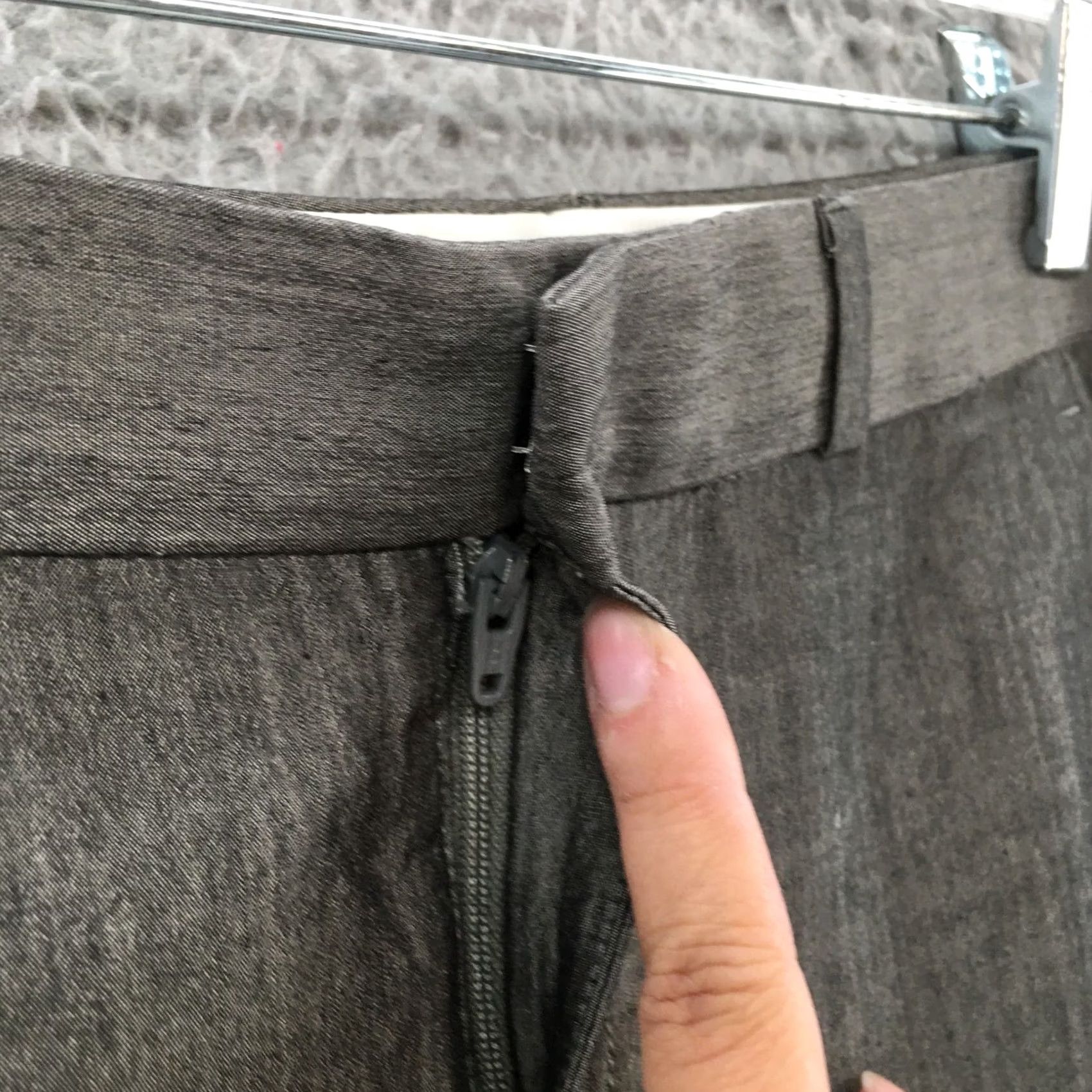 Banana Republic Banana Republic Dress Pants Womens Petite 0 Gray Mid Rise Pants Tapered Flat Front Size 25" / US 0 / IT 36 - 4 Thumbnail