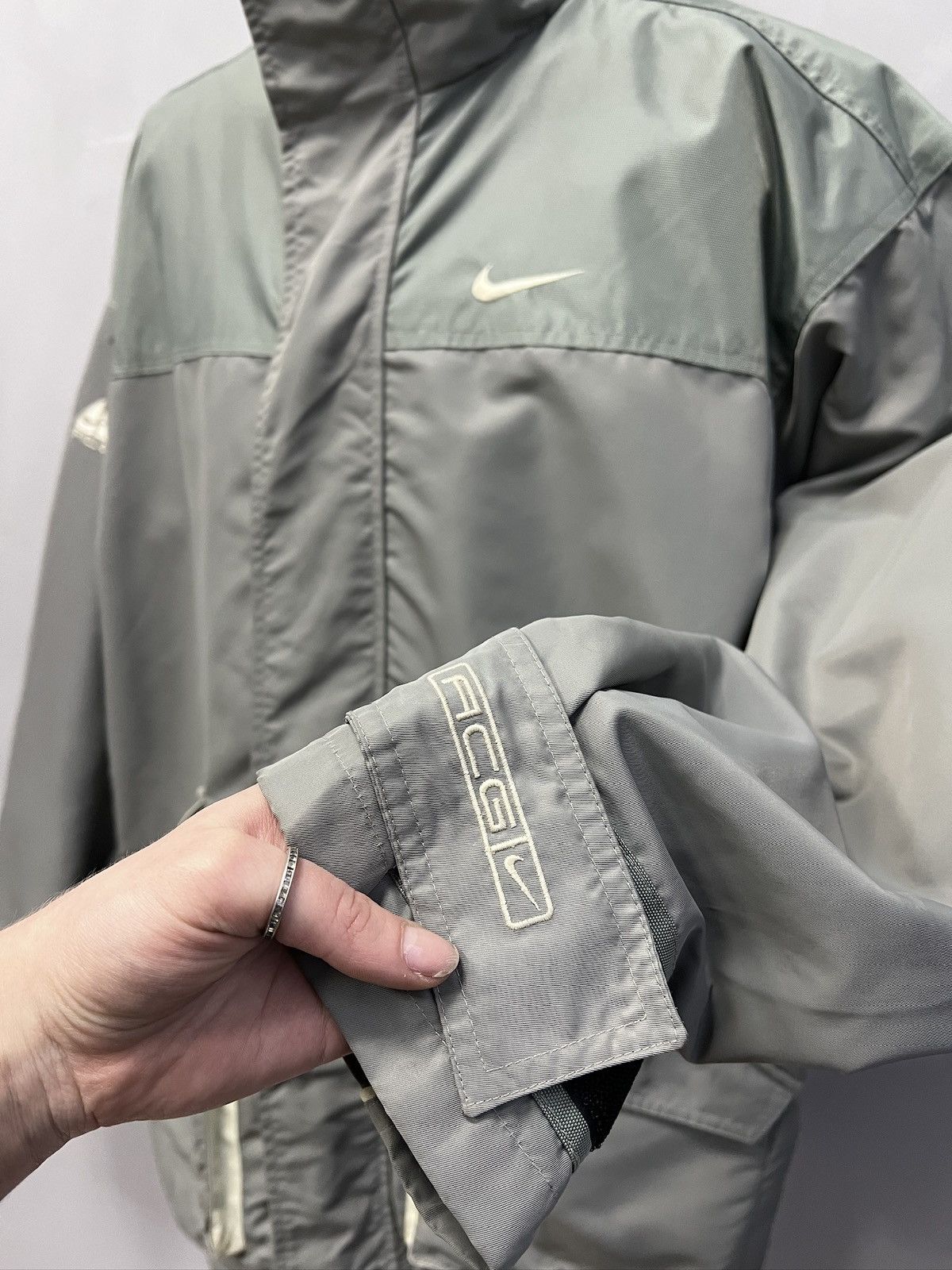 Nike Vintage Nike ACG Down Gore-Tex Jacket Nylon Grey Y2K Size US L / EU 52-54 / 3 - 5 Thumbnail