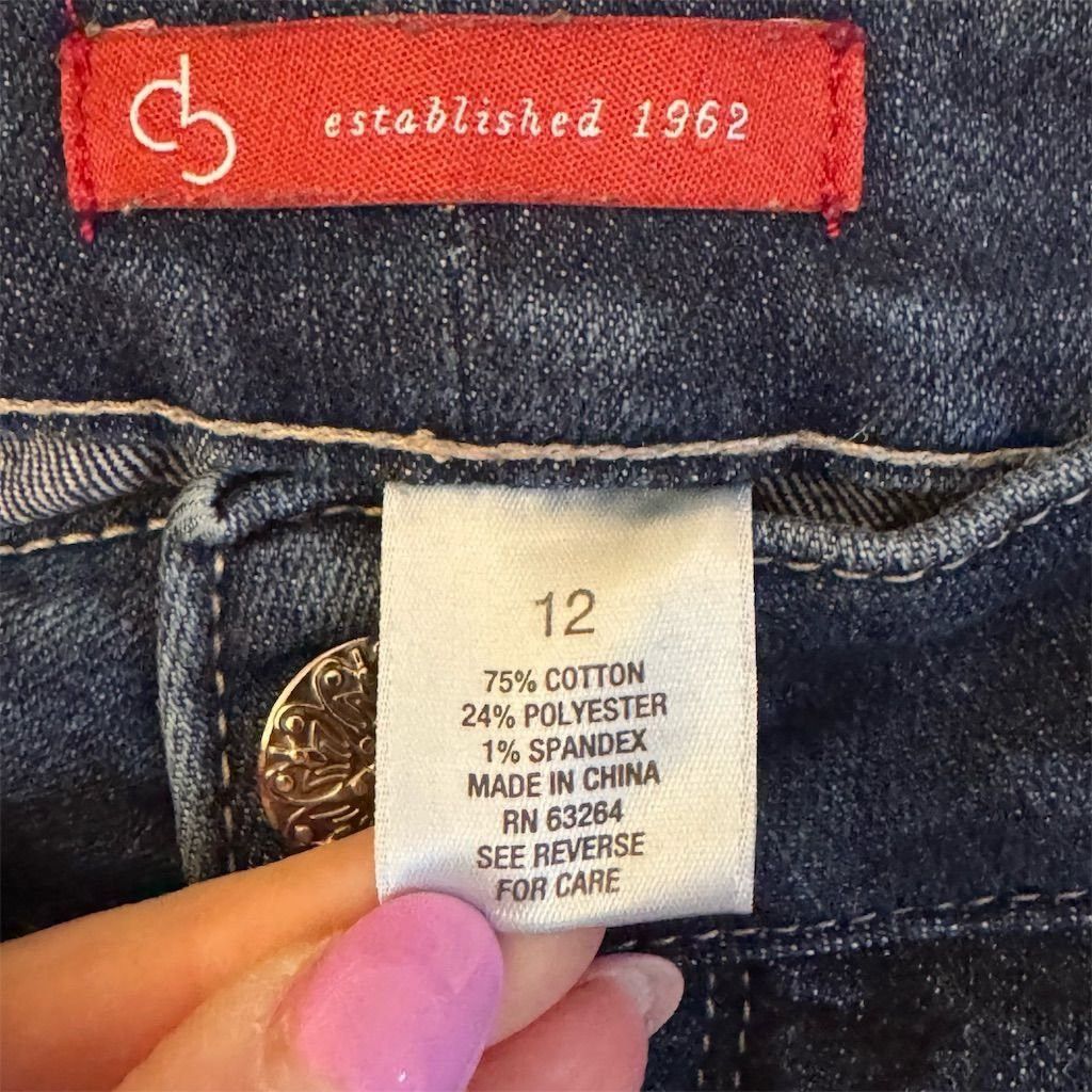 Other Dressbarn Women's Size 12 Dark Wash Straight Capri Jea Size 34" / US 12 / IT 48 - 5 Thumbnail