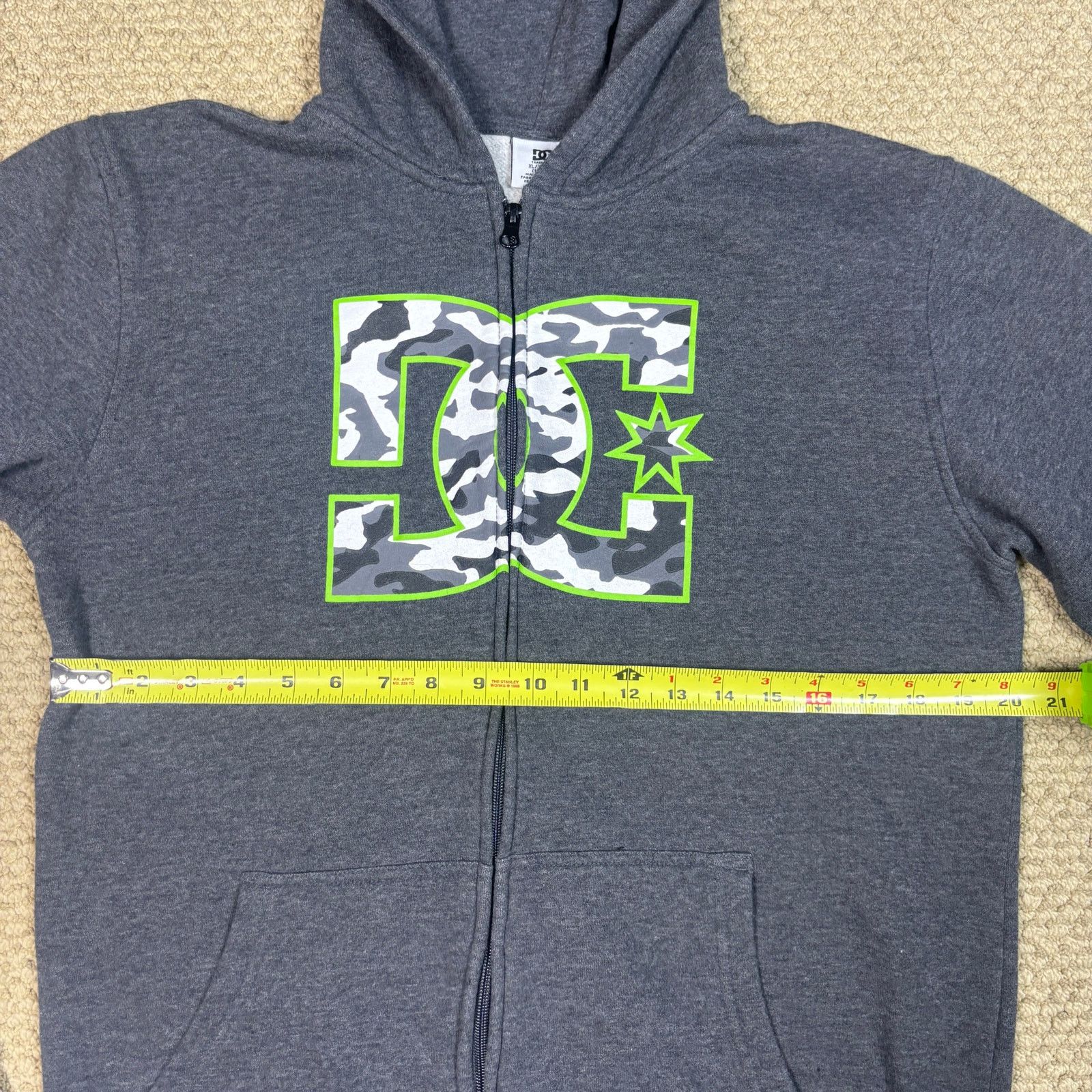 DC vintage y2k 2000s DC Shoes green and gray camo logo hoodie L Size US L / EU 52-54 / 3 - 4 Thumbnail